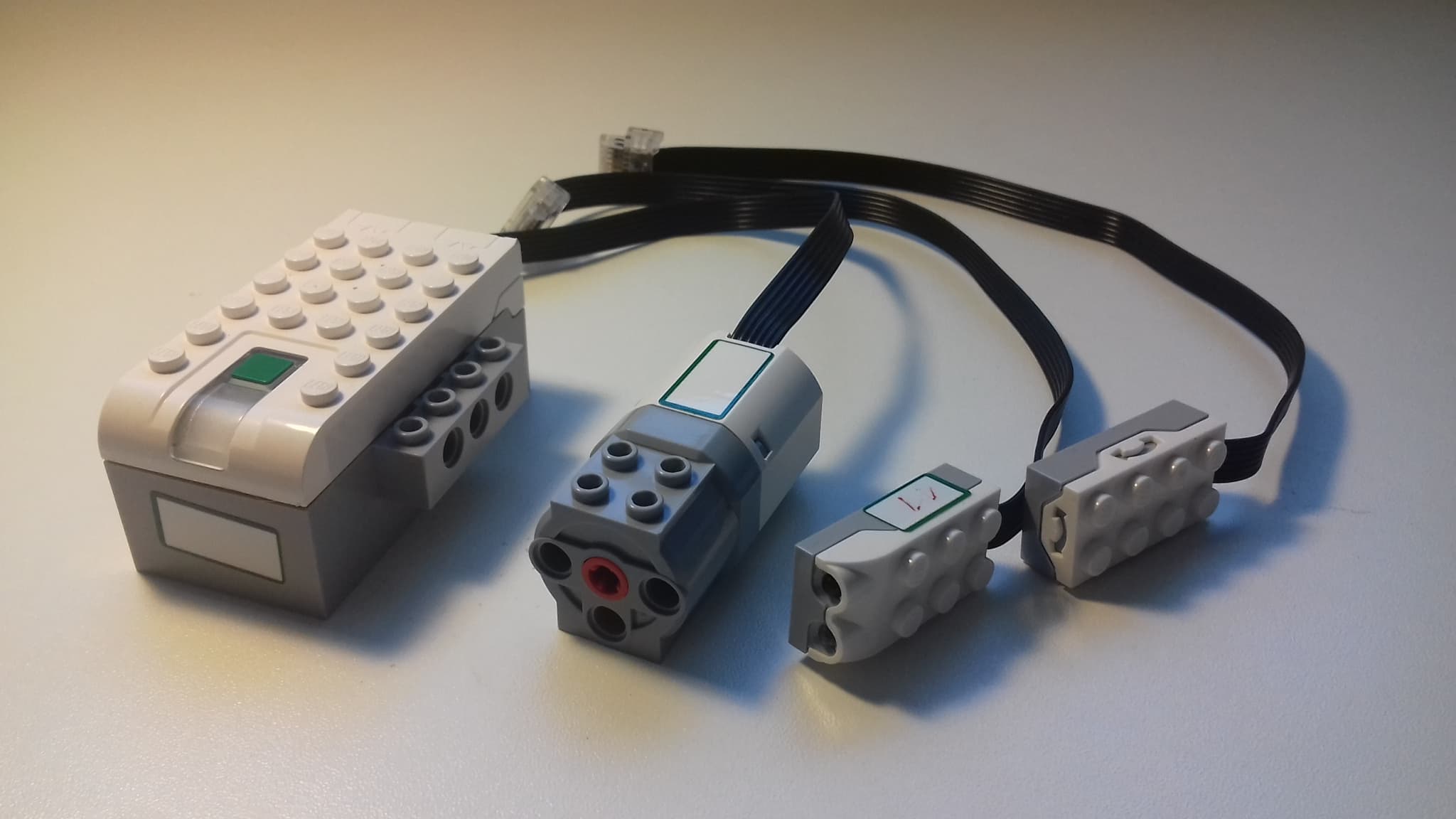 Lego WeDo 2.0 Motor and Sensors