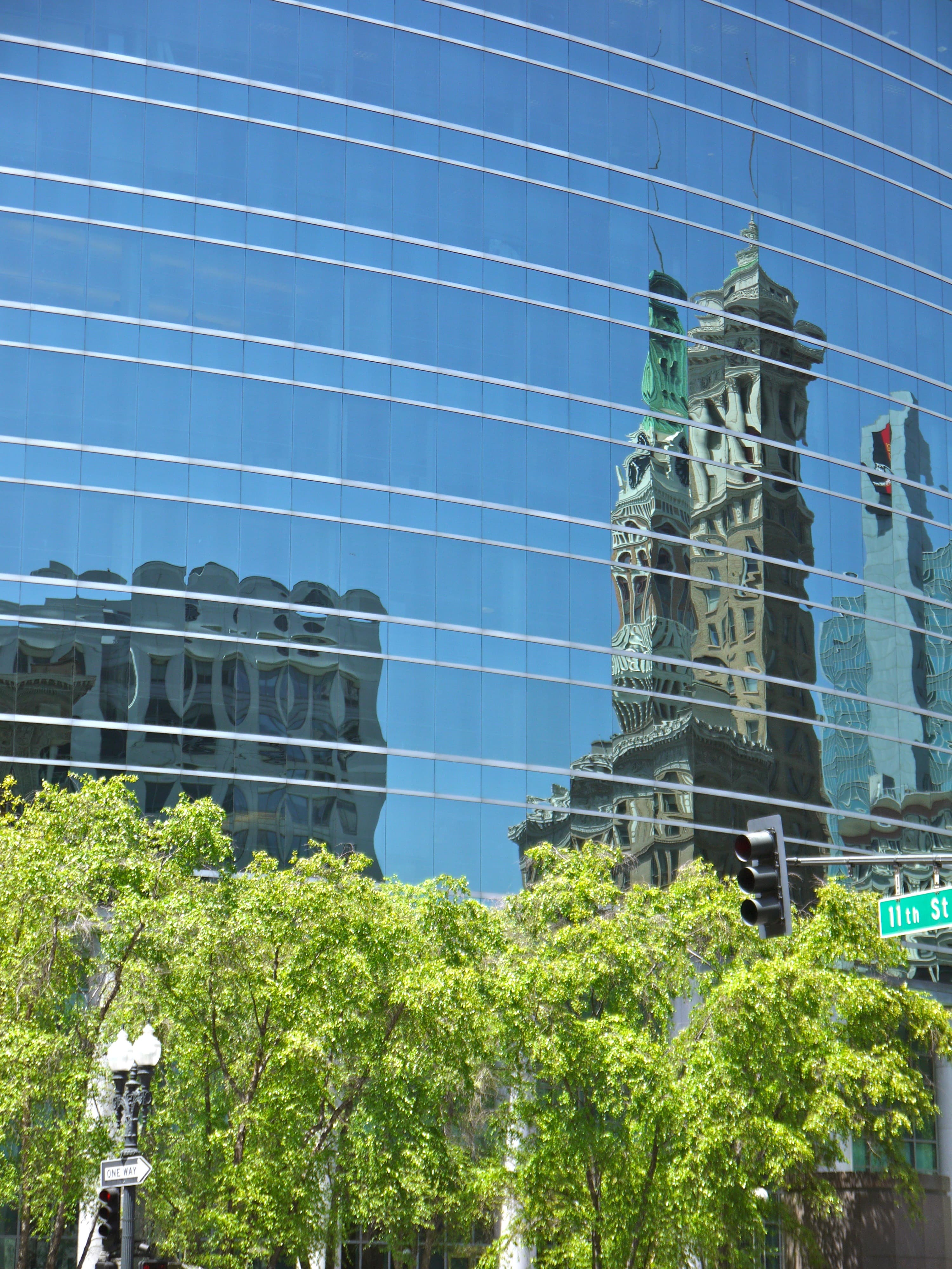 Oakland Skyscraper Mirroring Reflection Facade