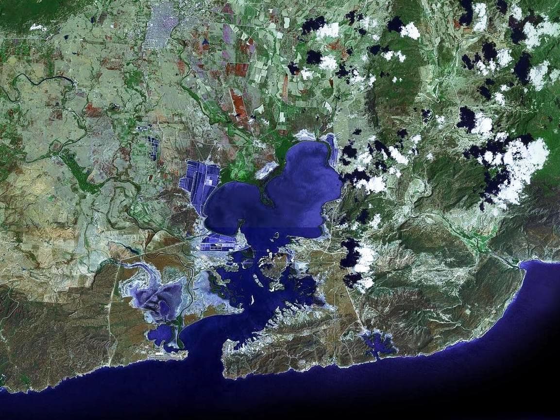 Guantanamo bay satellite image
