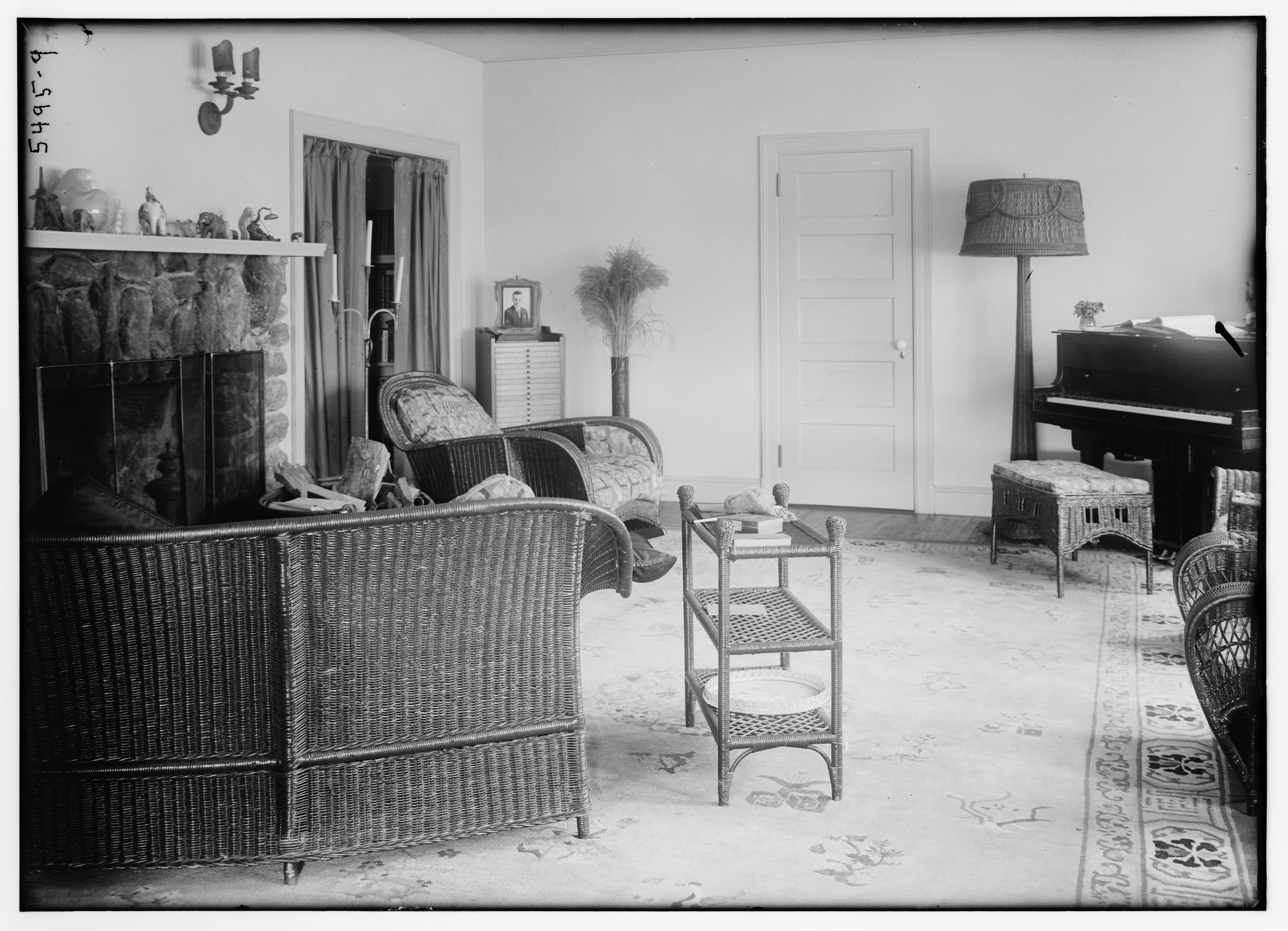 Living room LCCN2014712835