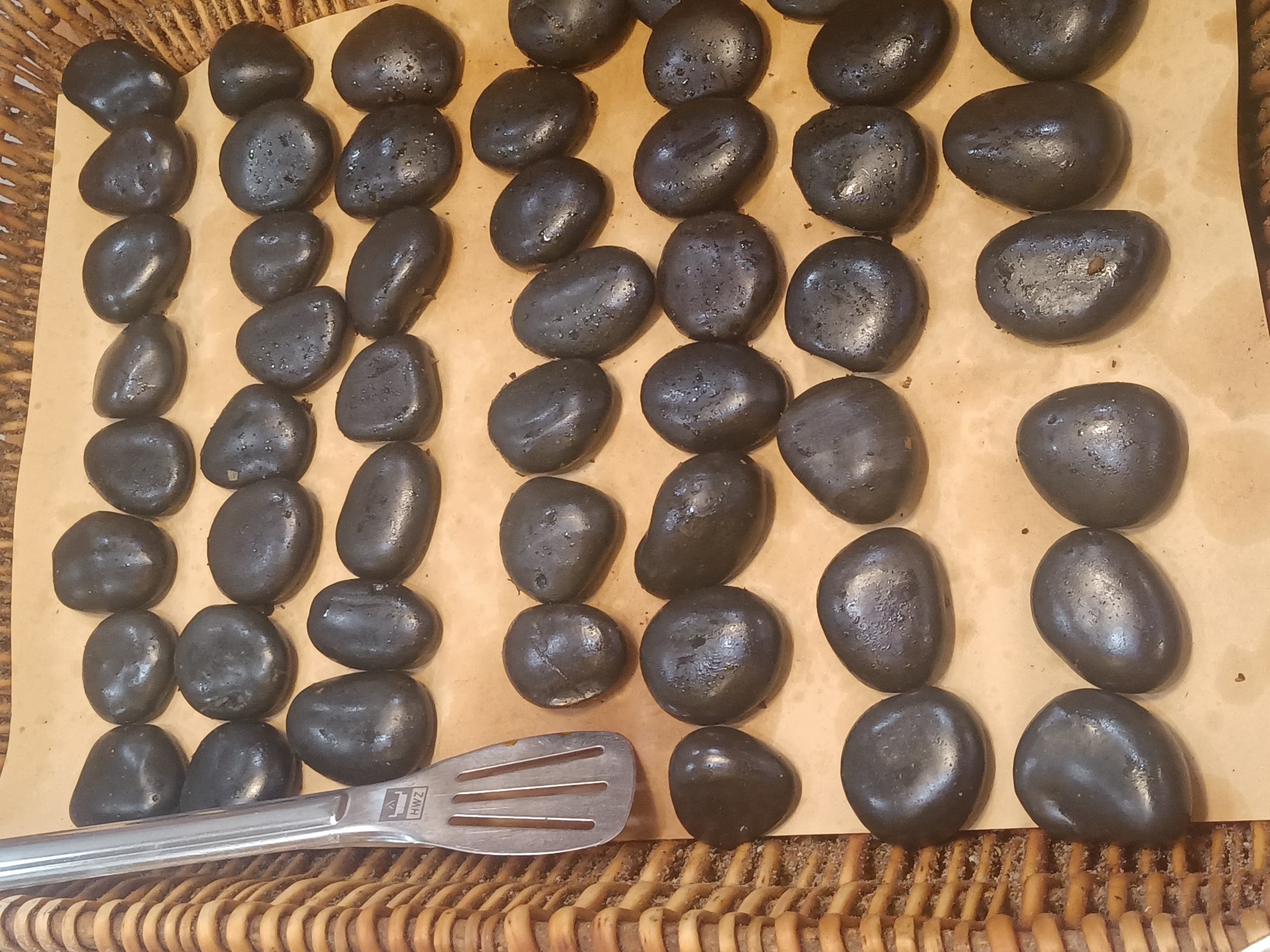 Cooking pebbles for heat dissipation