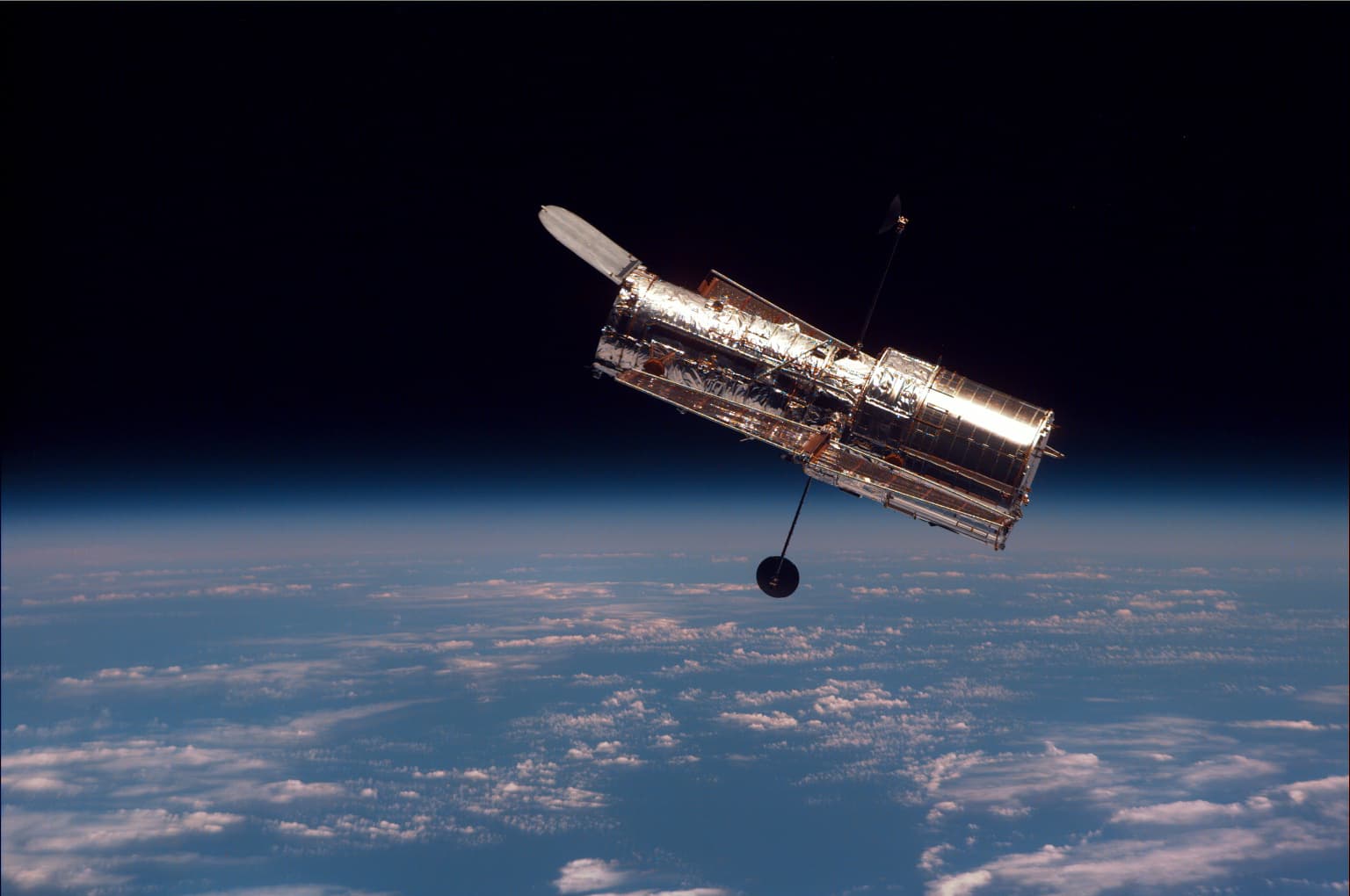 Hubble Space Telescope (27946391011)