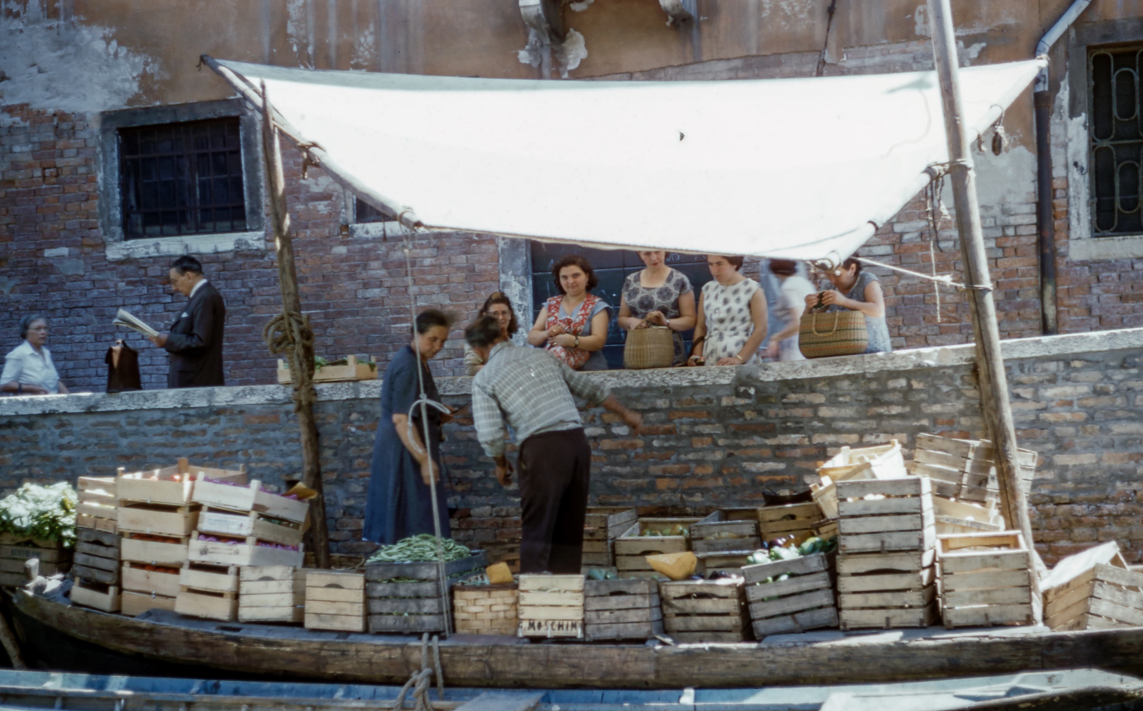 Vegetable boat stall (Unsplash)