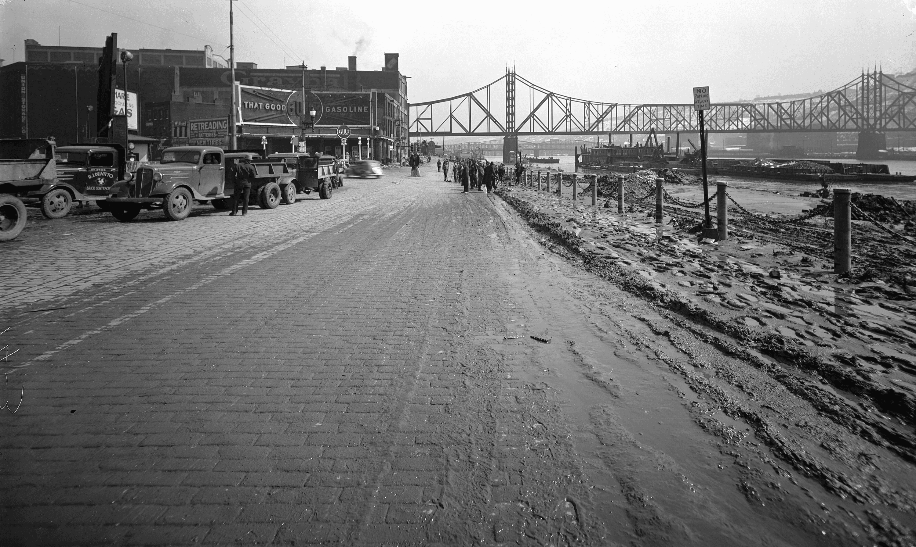 1936 Flood Scene (715.3627586.CP)