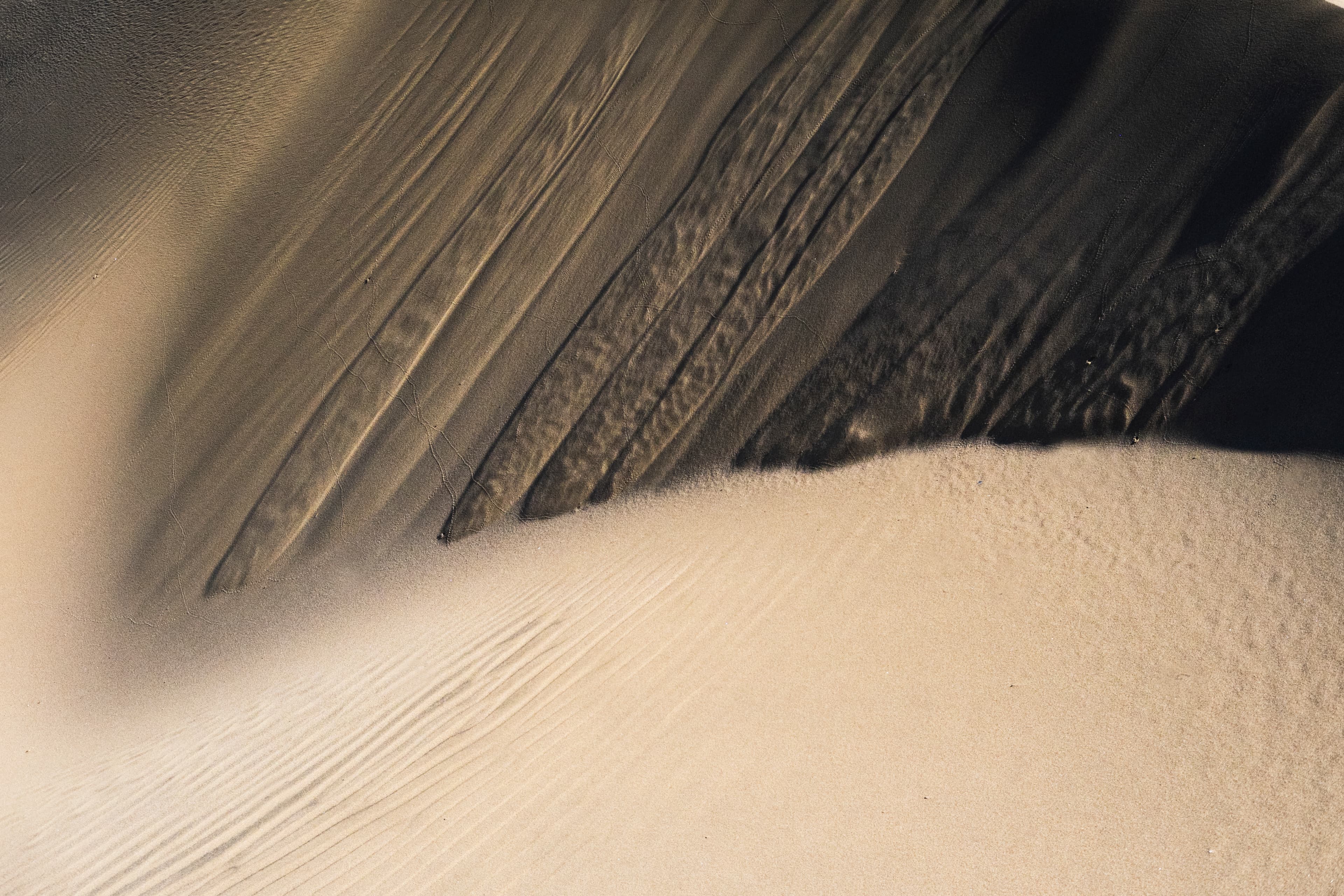 Patterns In The Sand (Unsplash)