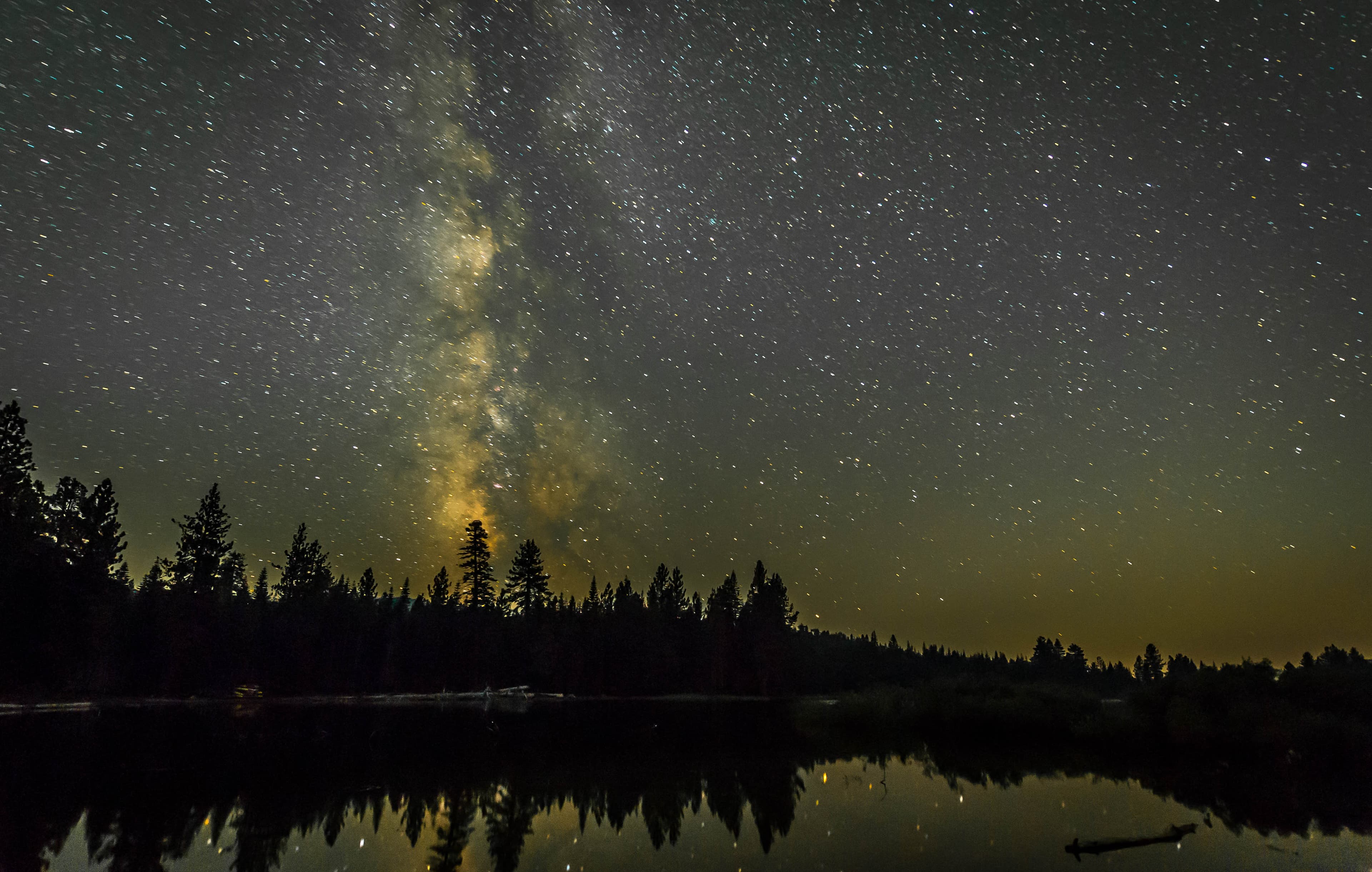 Milky Way over Reflection Lake (22014695510)