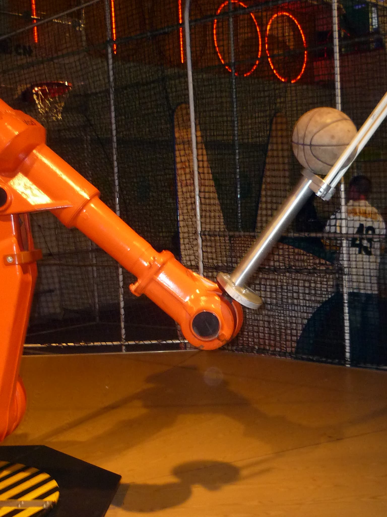 Hoops Basketball Robotic Arm