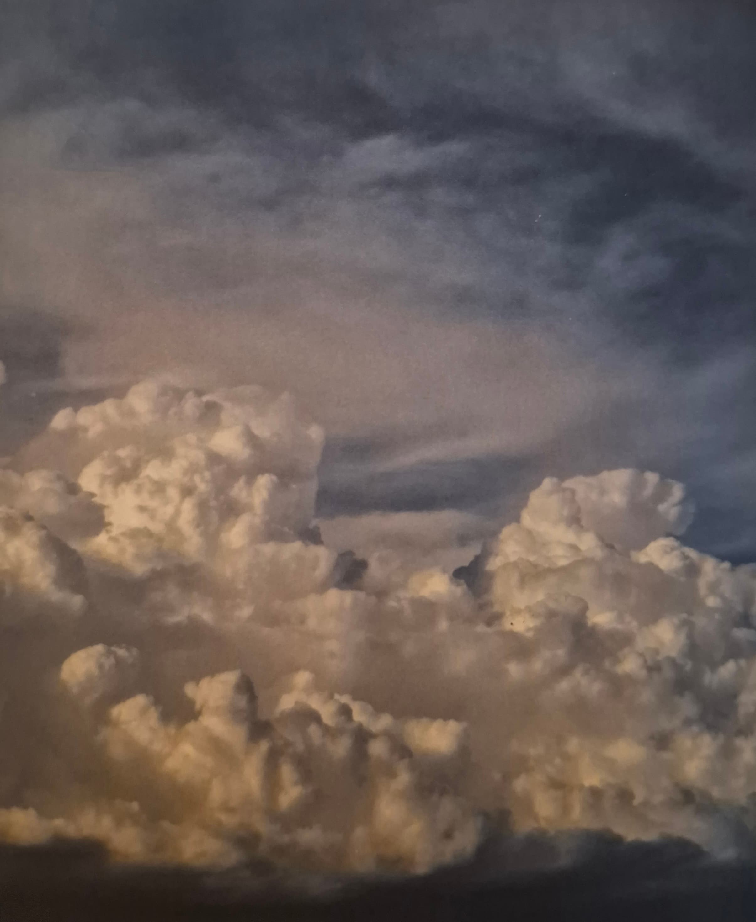Cumulonimbi Nebulae(Cumulonimbus Clouds)