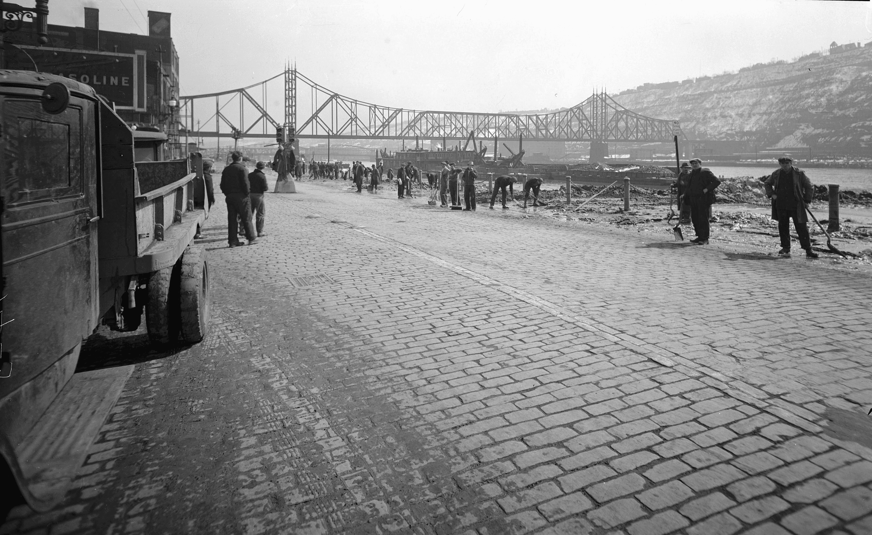 1936 Flood Scene (715.3627588.CP)