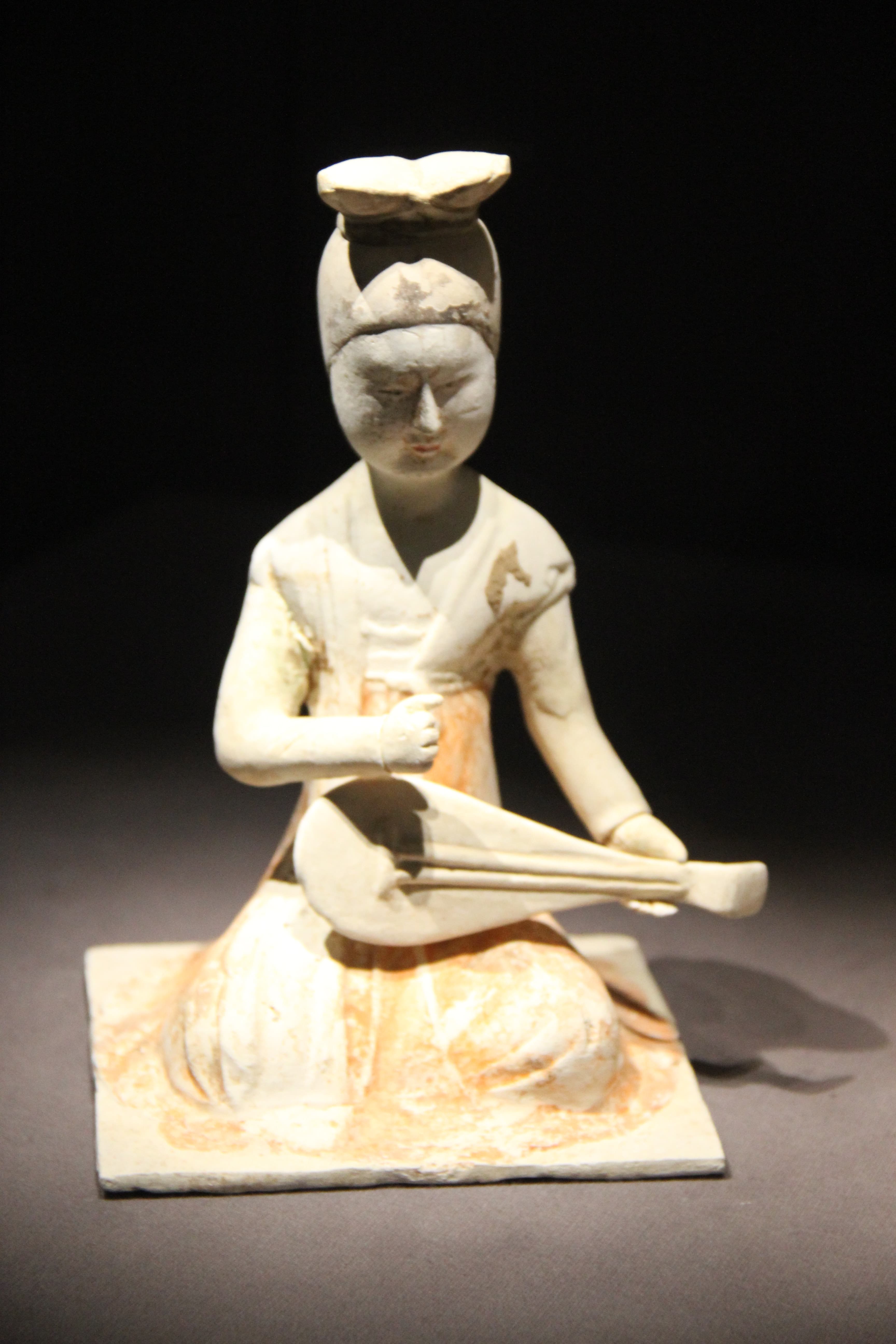 Tang Female Pottery Musician