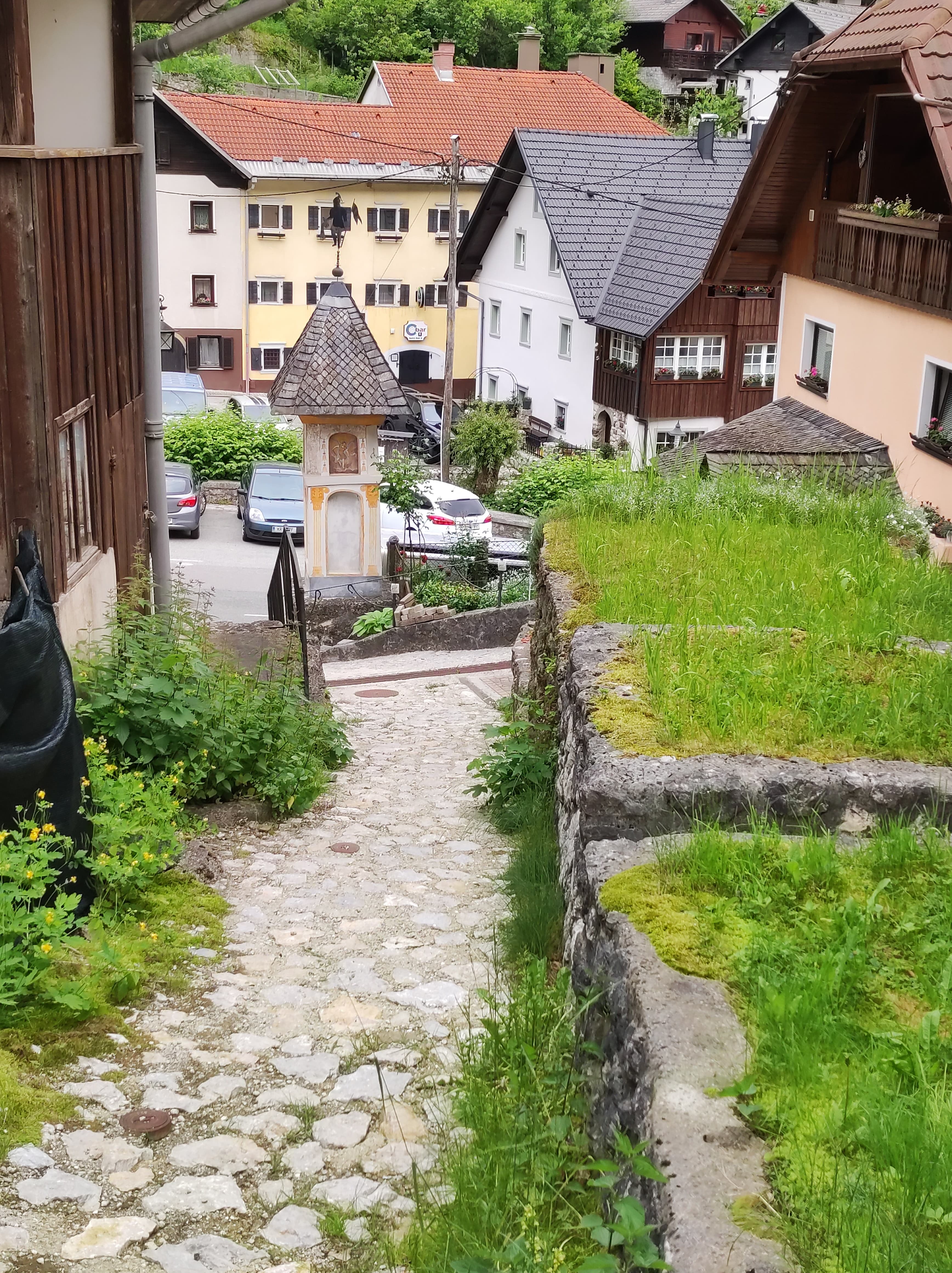 Kropa, cobblestone side street 02