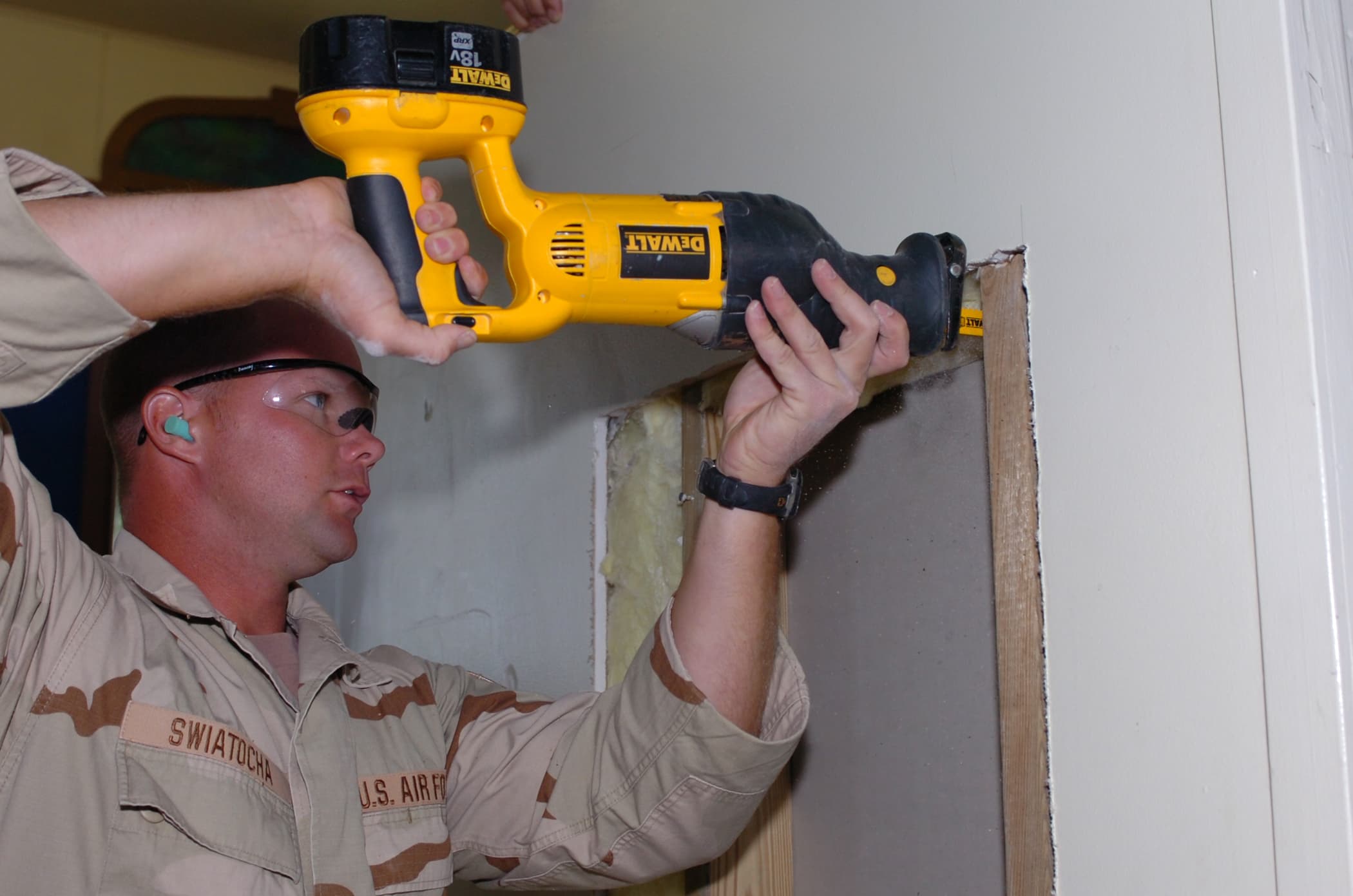 Working on a Guantanamo chapel