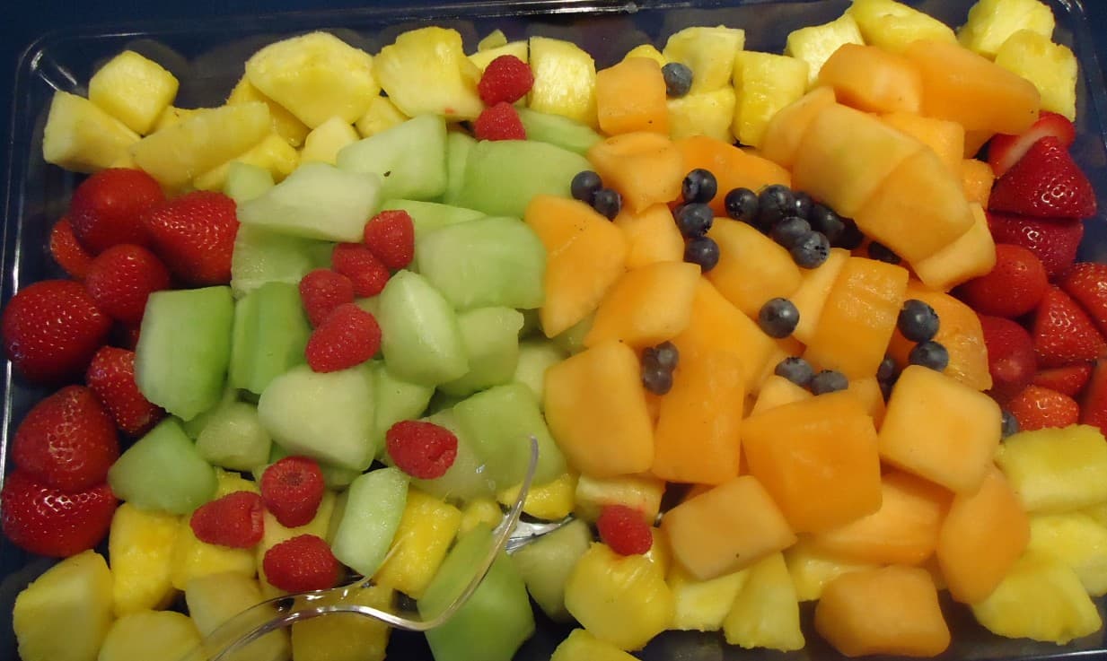 Capitola Dickerson memorial 21 fruit plate