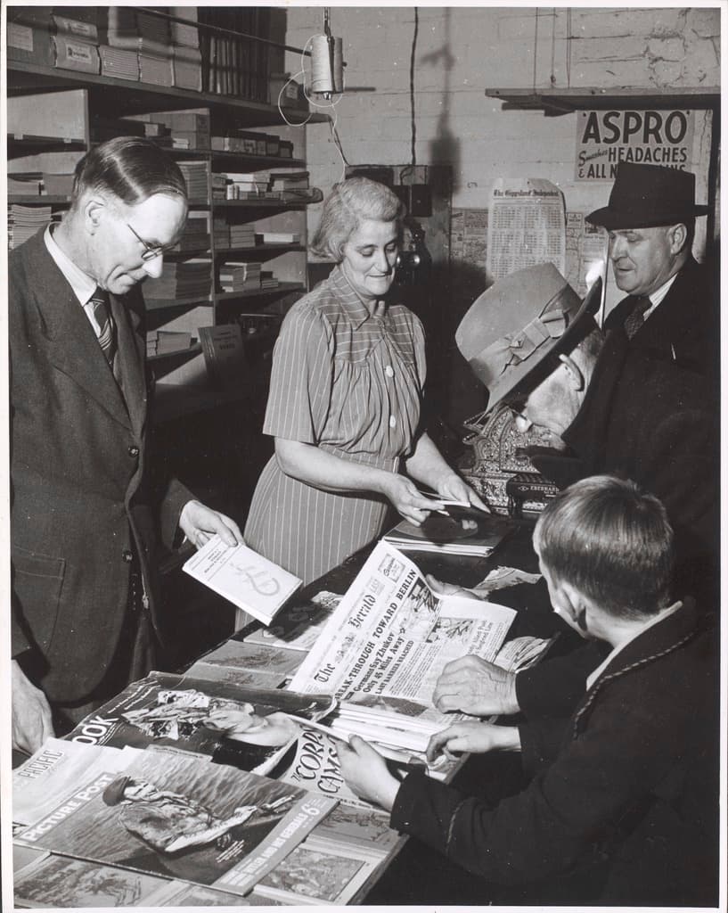 Drouin Newsagency, Victoria (6174085644)