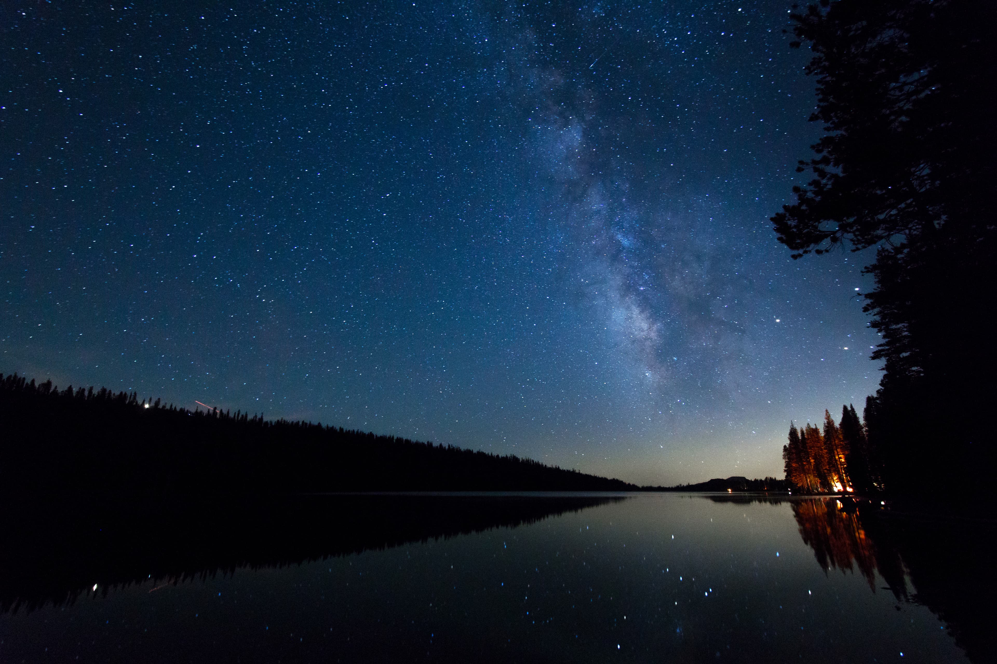 Stars in a lake (Unsplash)