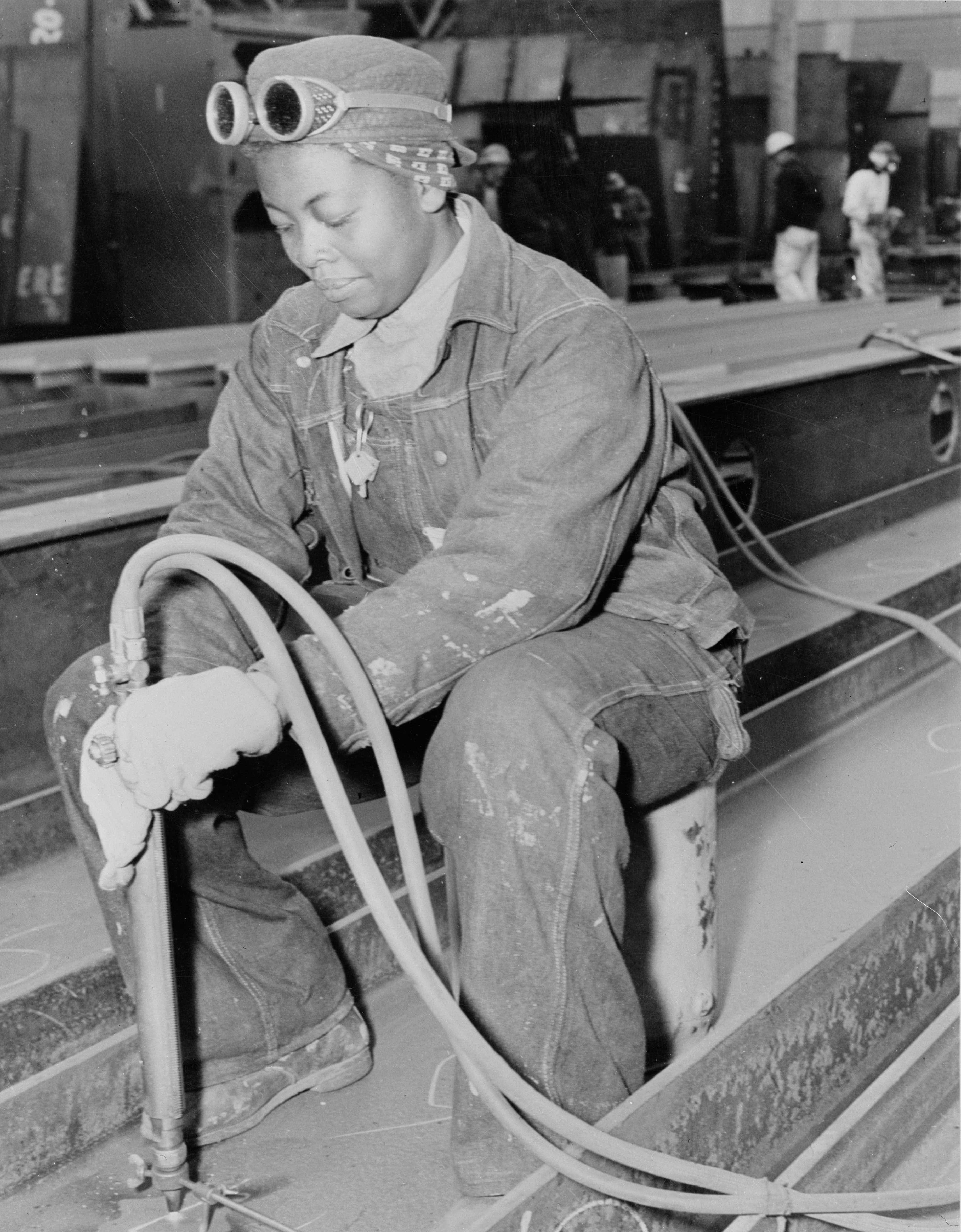 African American worker Richmond Shipyards