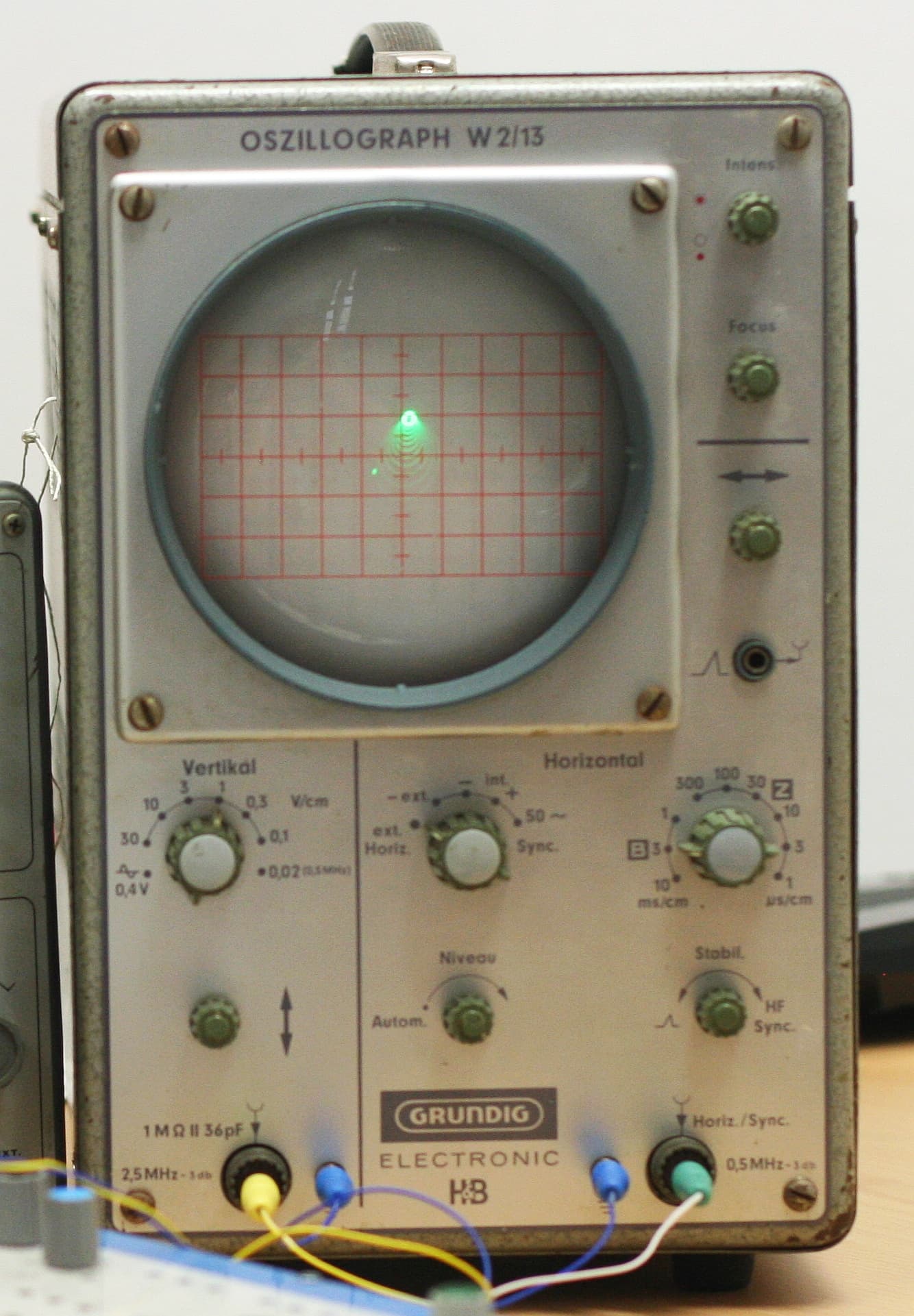Grundig oscilloscope W 2-13