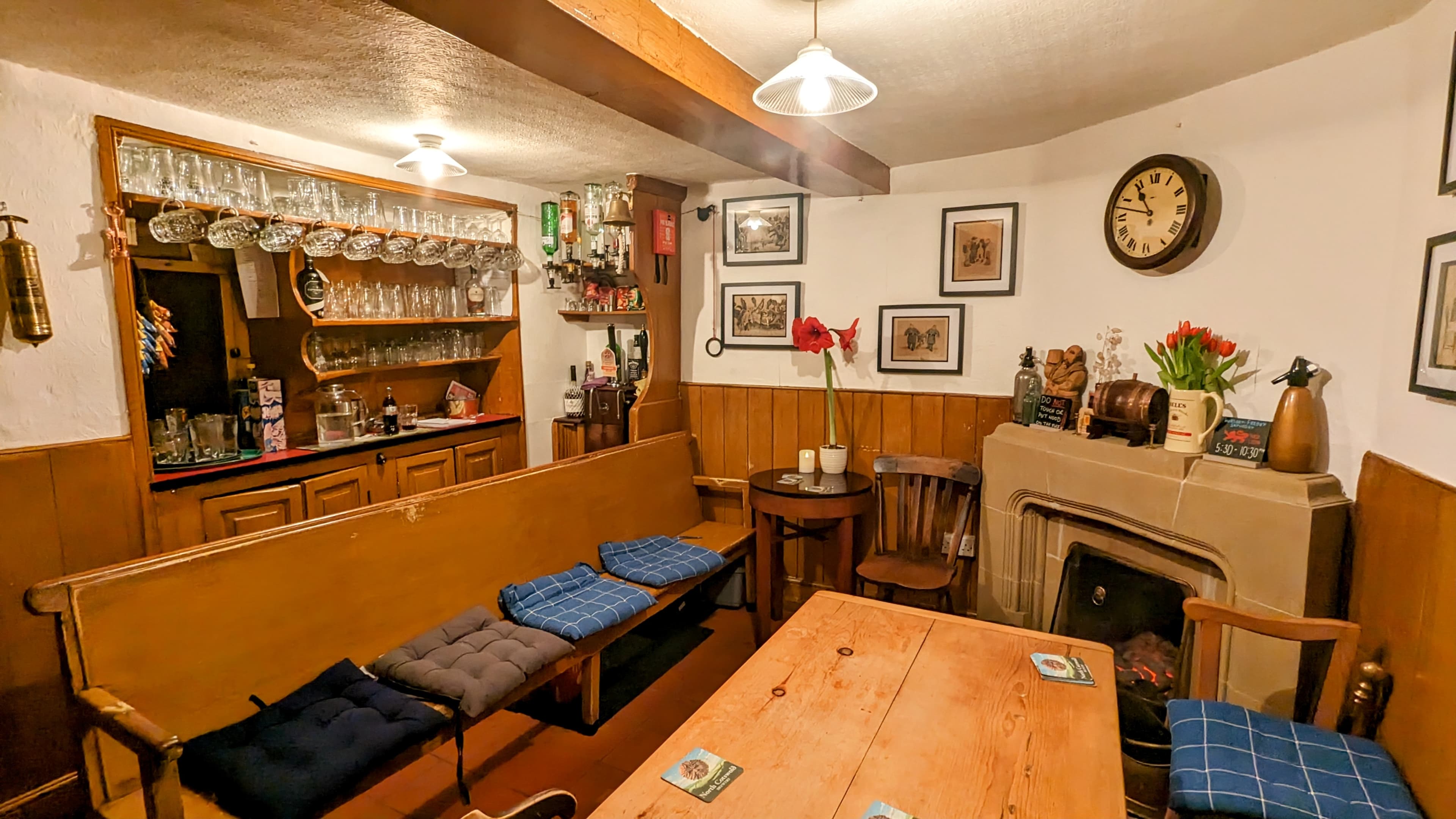 Red Lion Pub Room Interior 2024