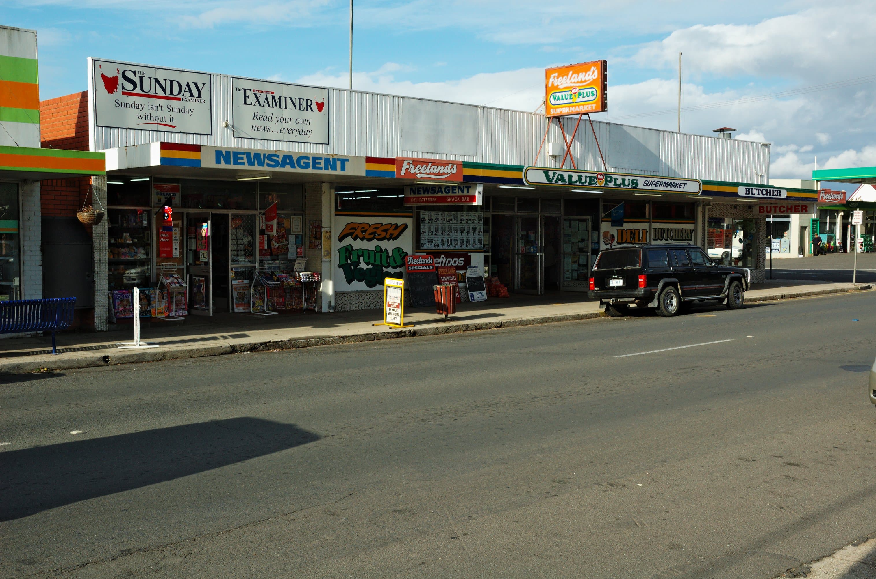 Freelands-IGA-Exeter-20070419-033