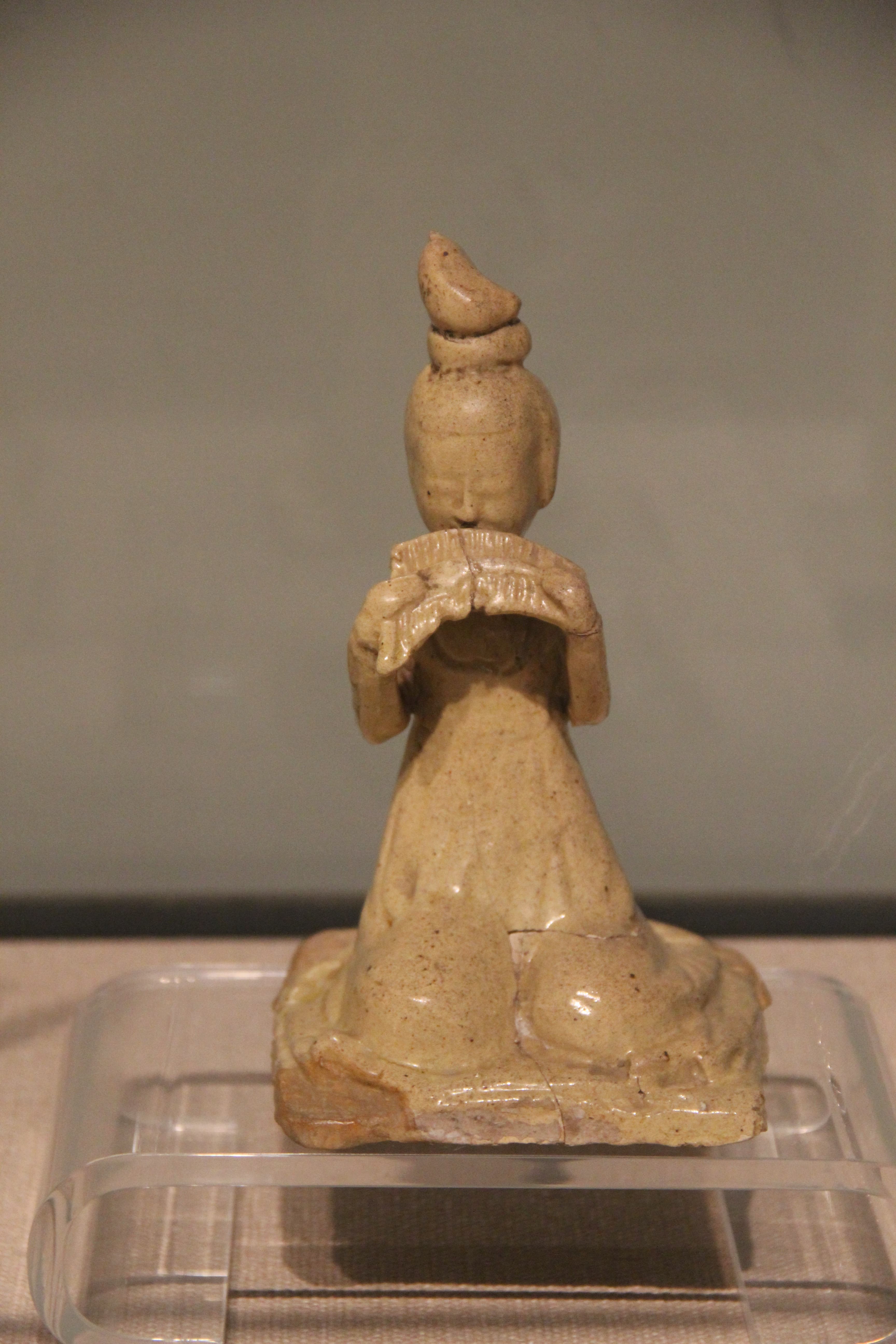Sui Pottery Musician (9923983915)