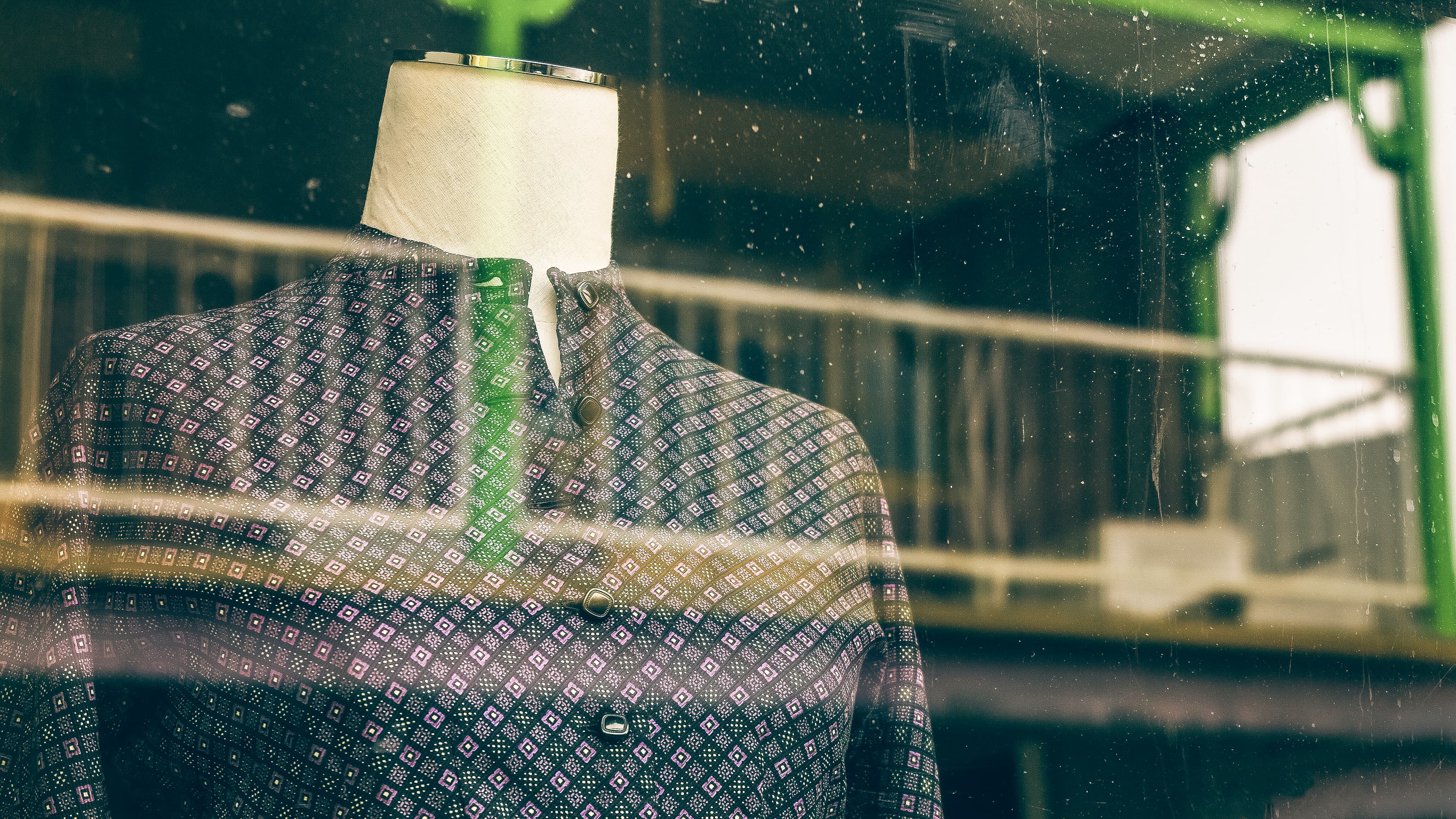 Window Shopping (Unsplash)