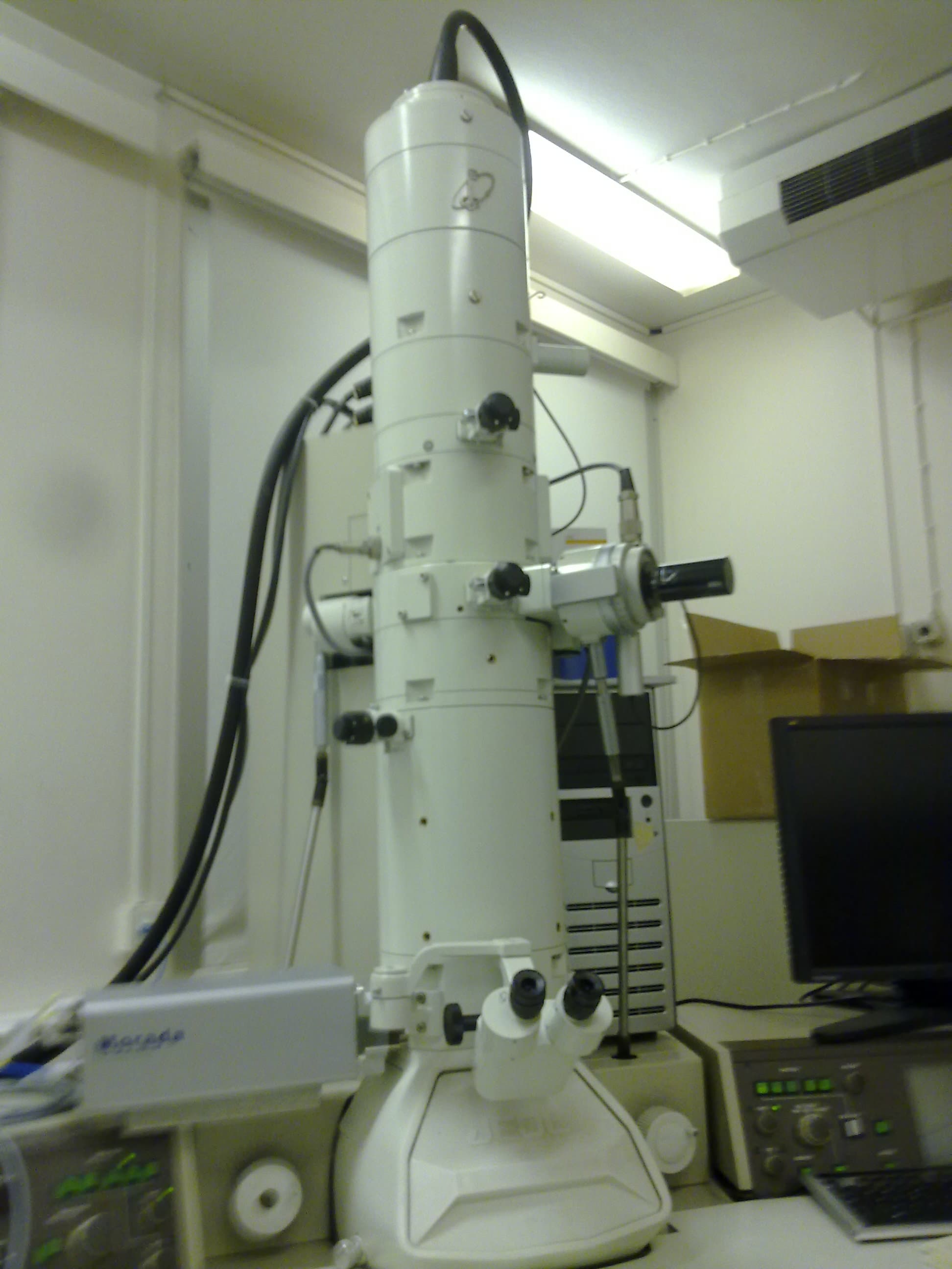 Transmission electron microscope Kemira