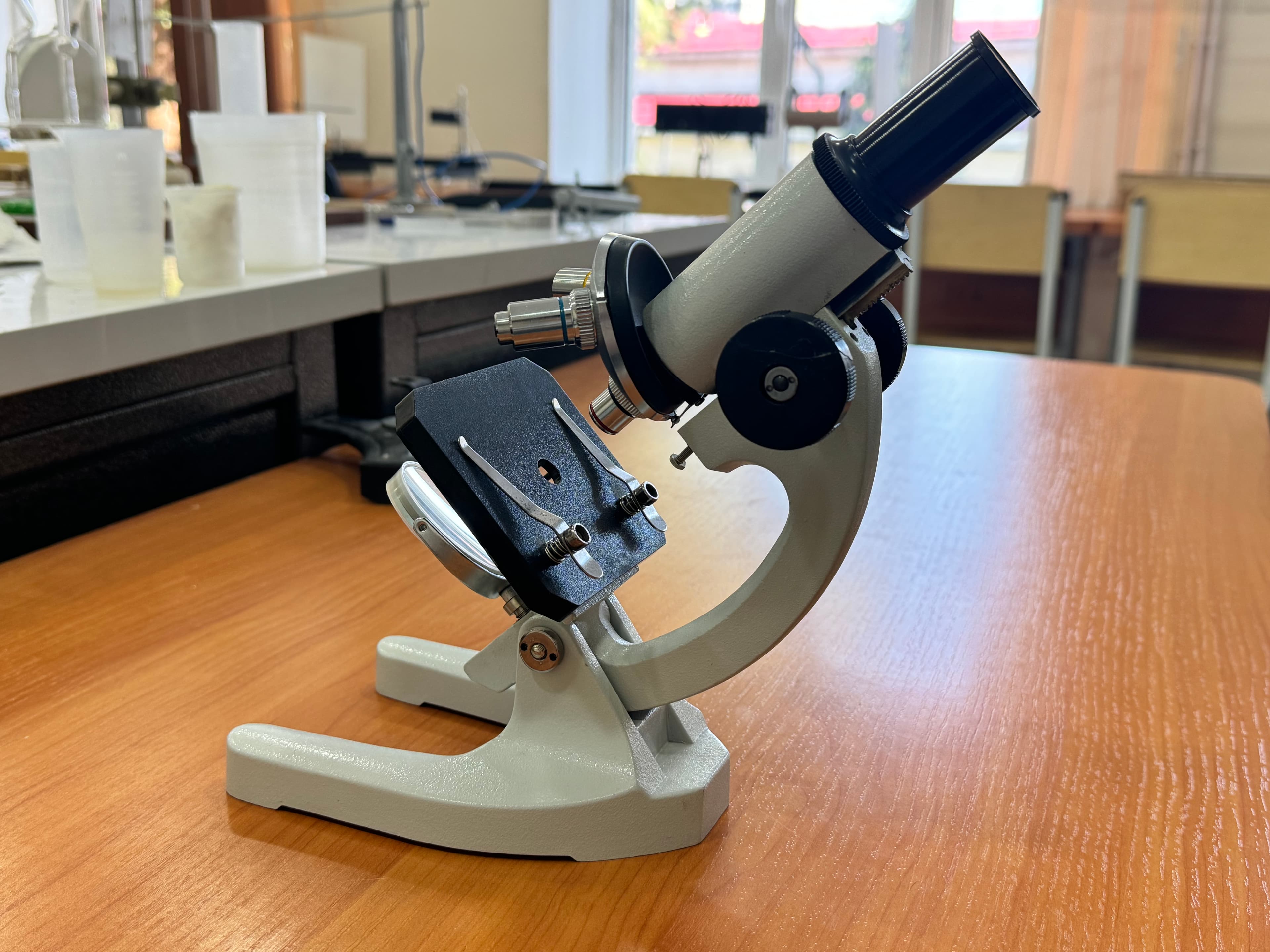 Biology microscope