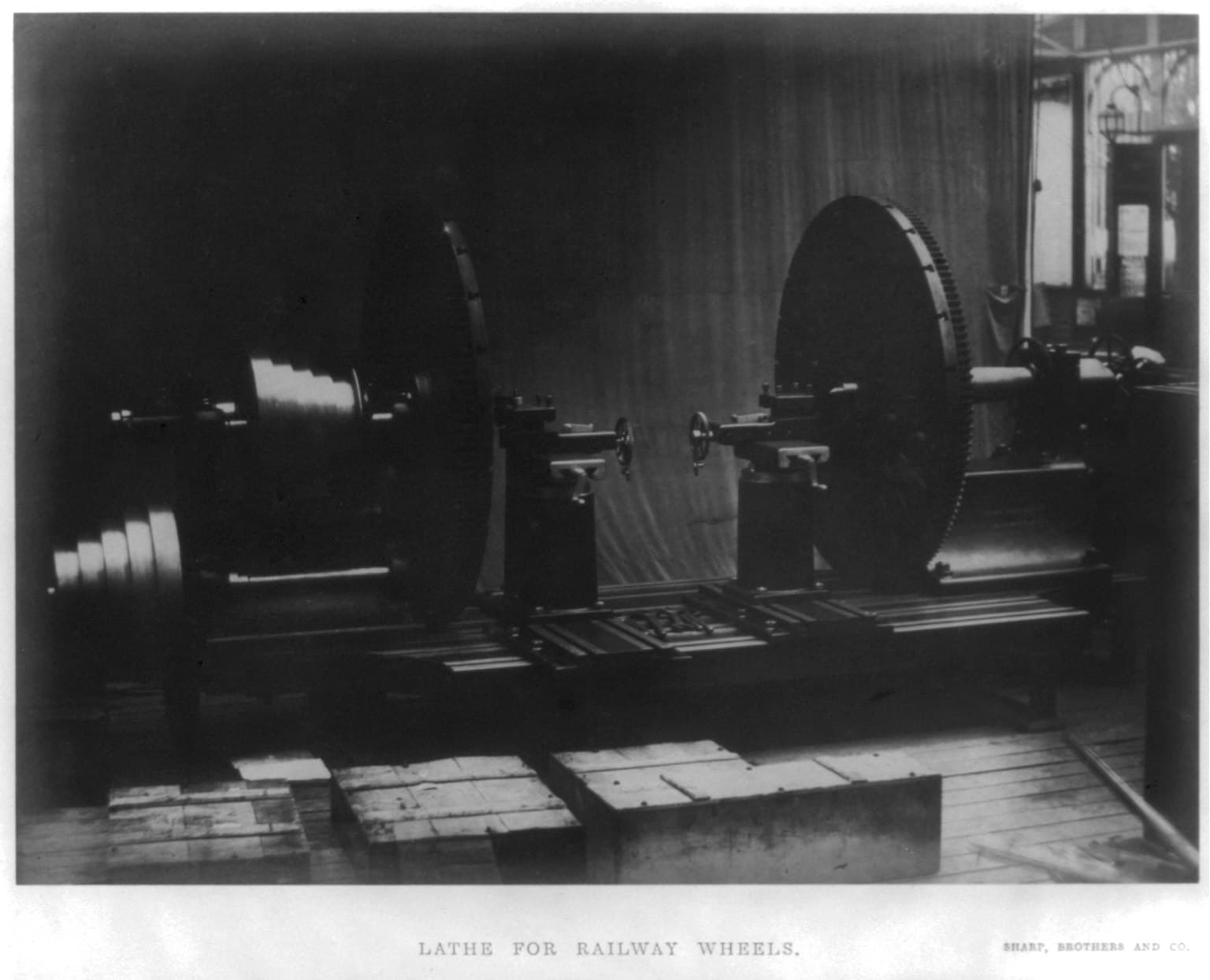Lathe for railway wheels LCCN2005685012