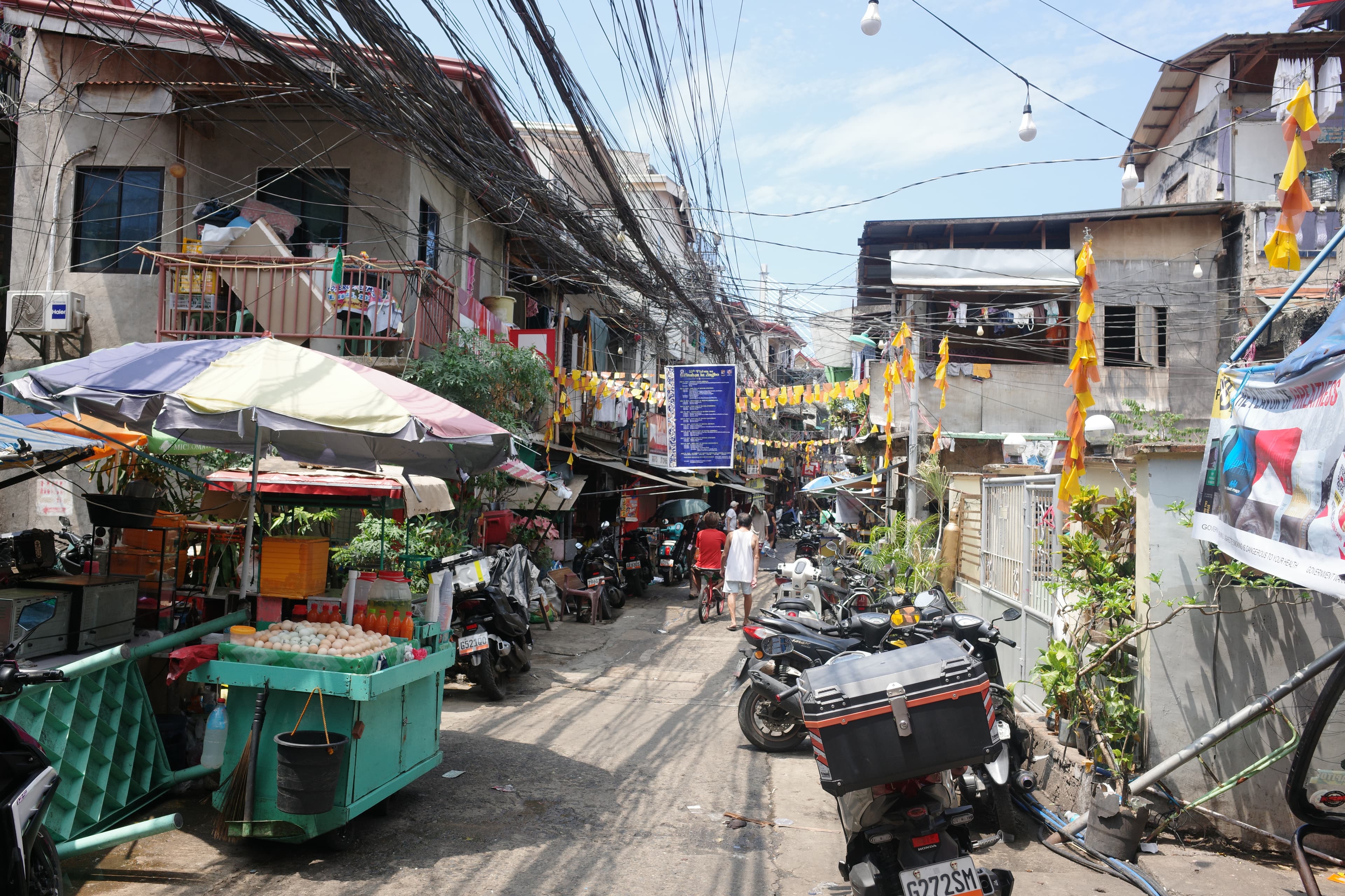 Street scene on F. Calderon Street