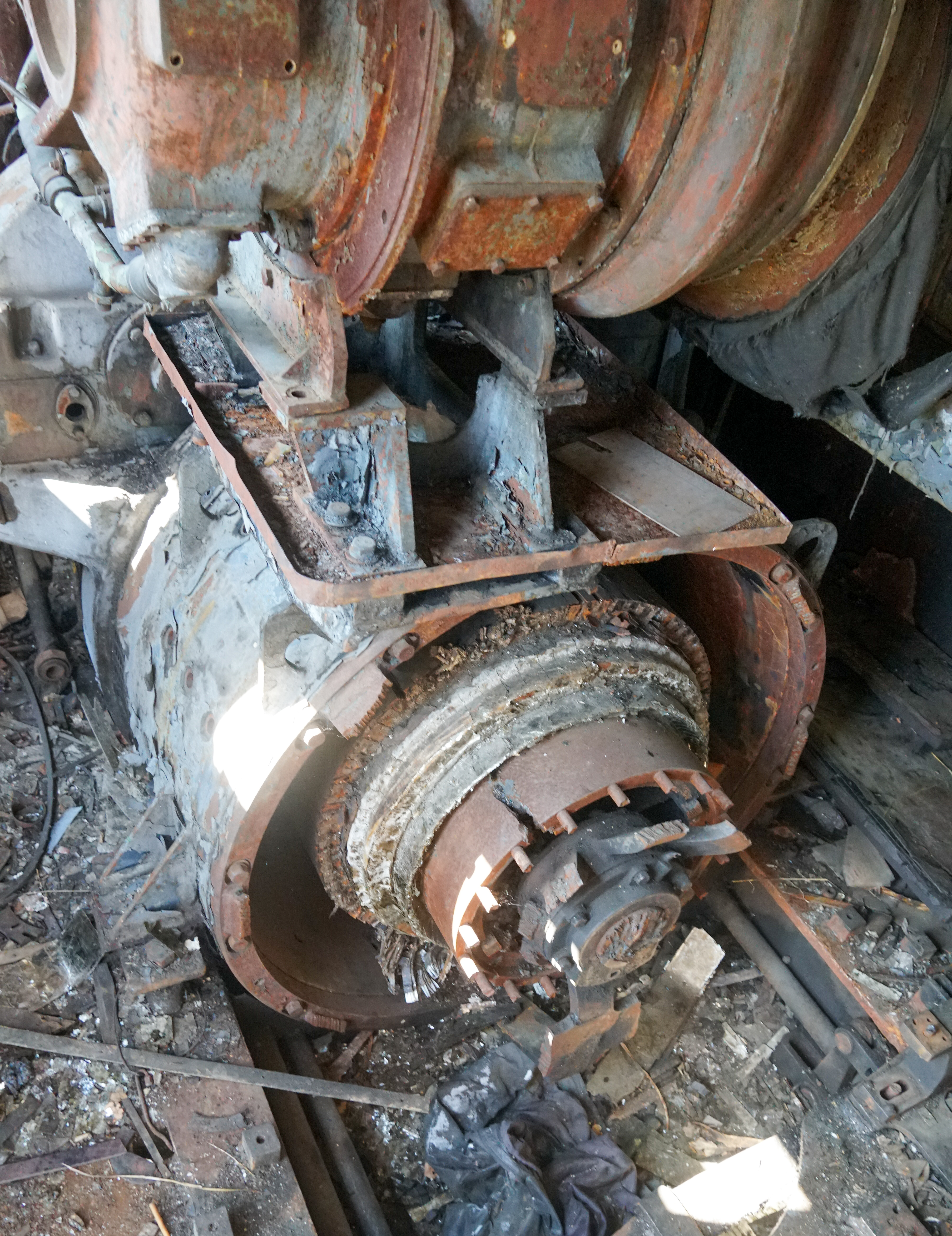TE2-088 interior - generator