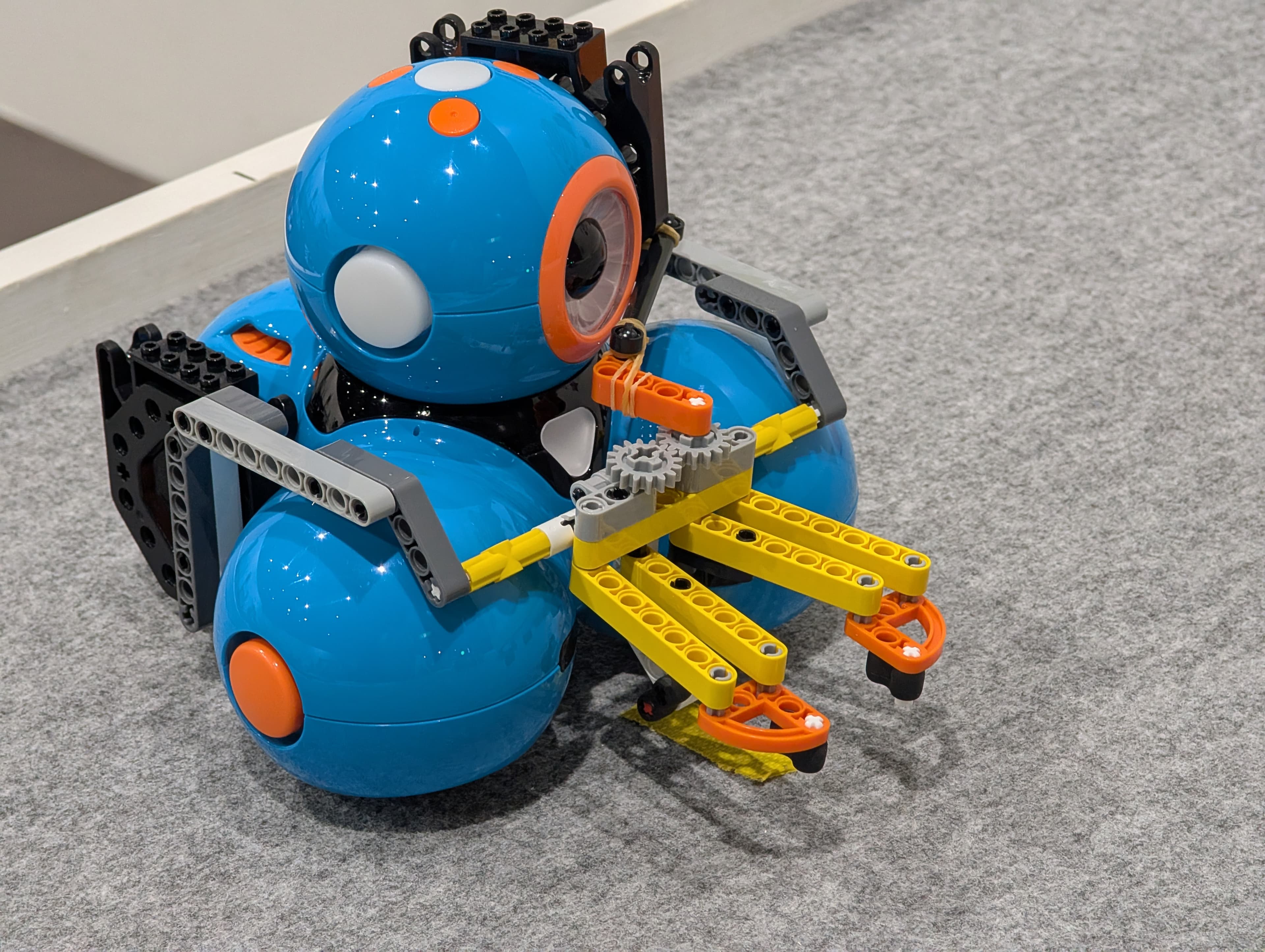 Robots at Tepia