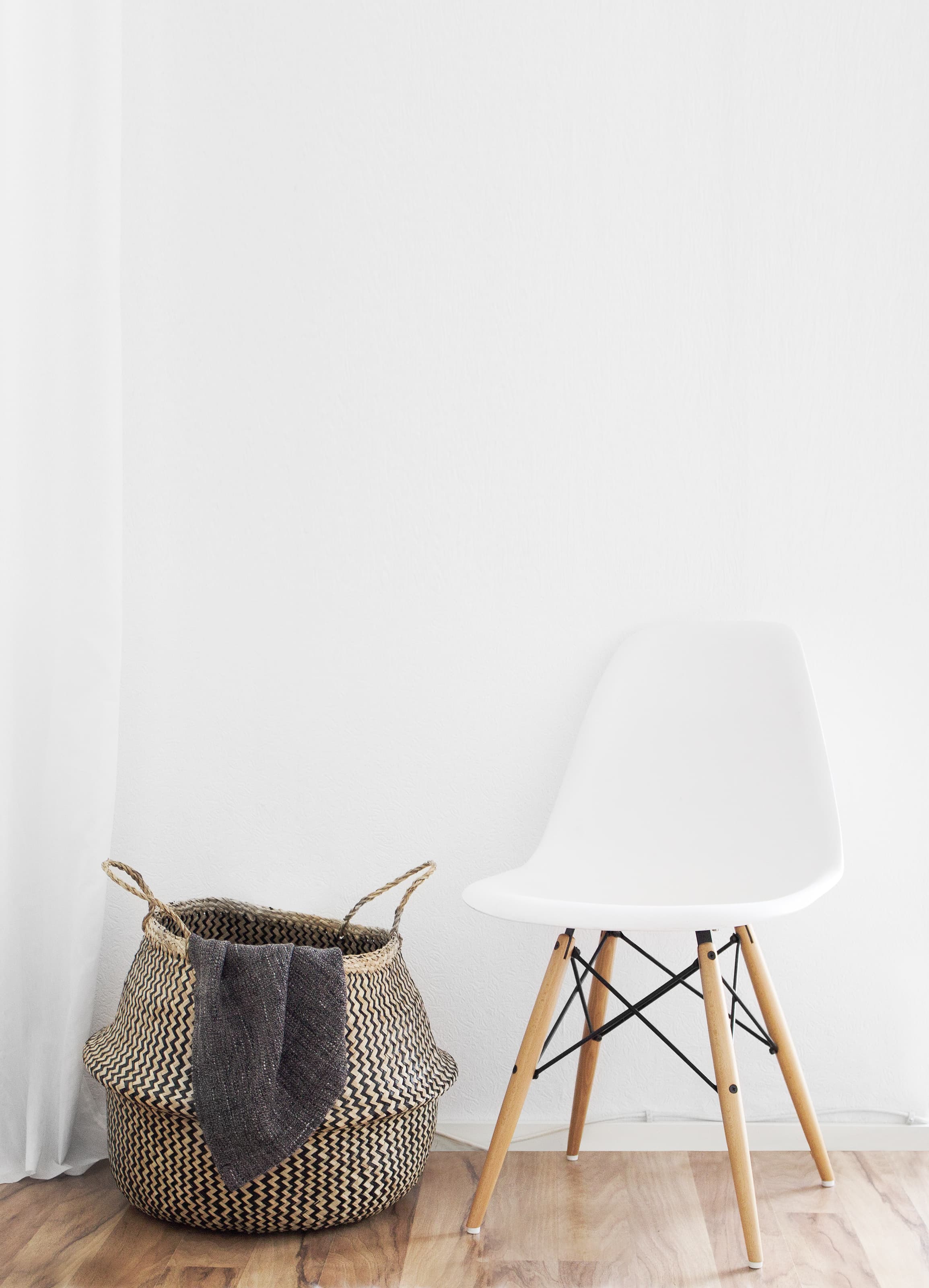 Minimalist Basket Chair (Unsplash)