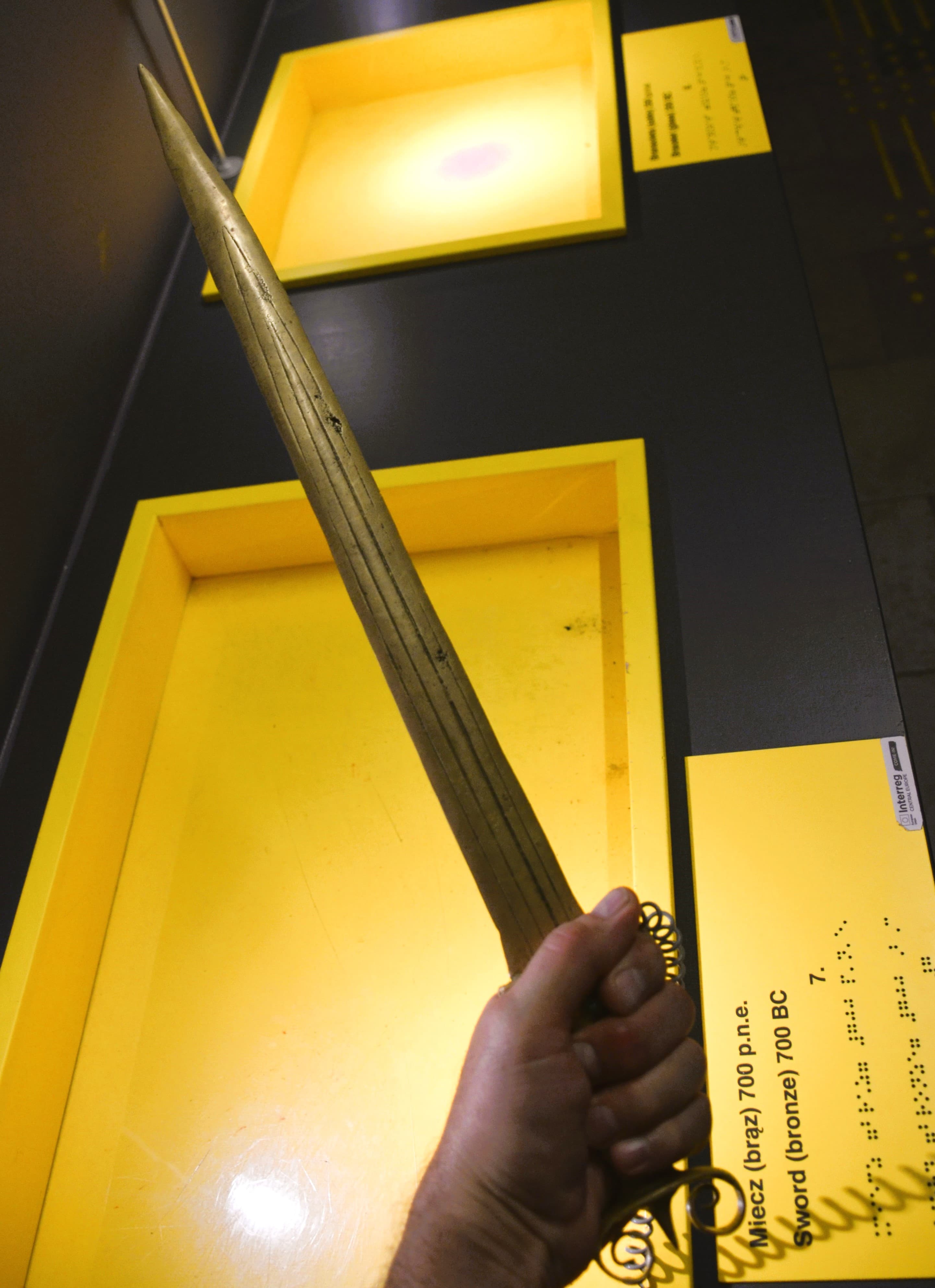 02023 0542 Antenna sword 1ː1
