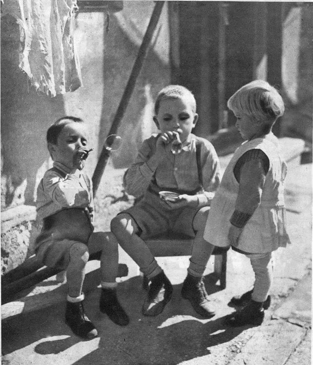 Pri resnem opravilu 1931