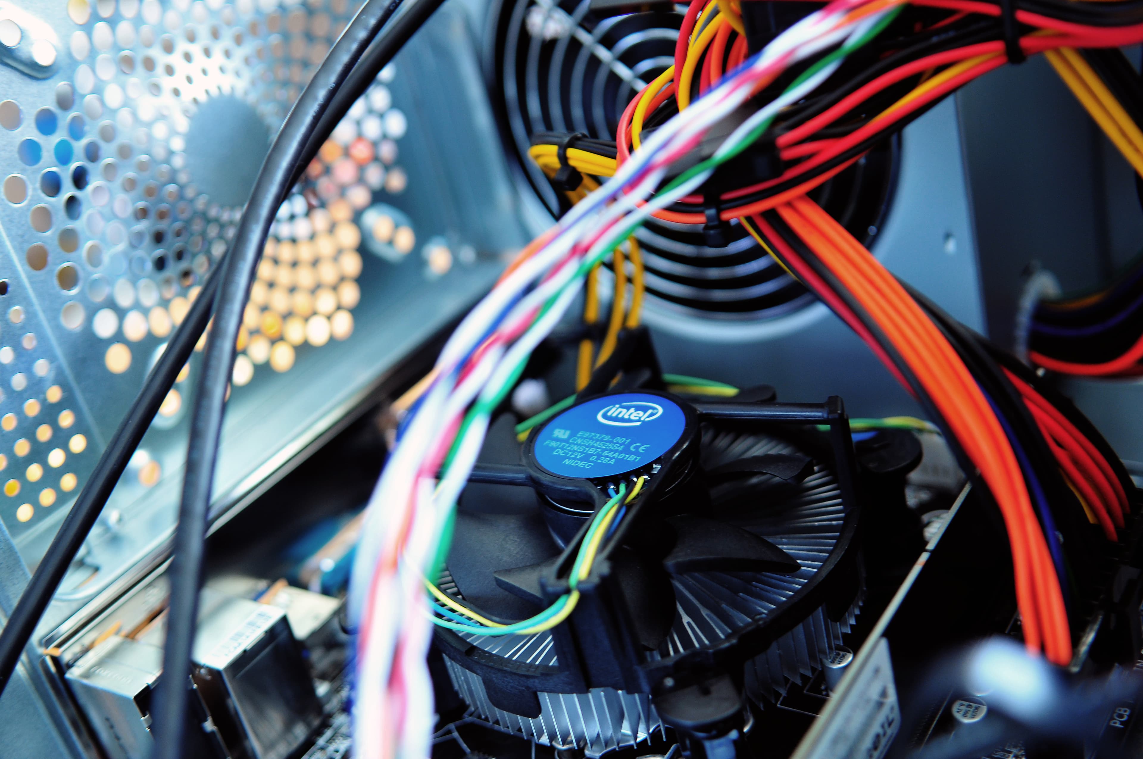 Computer-motherboard-pc-wires (23698613303)
