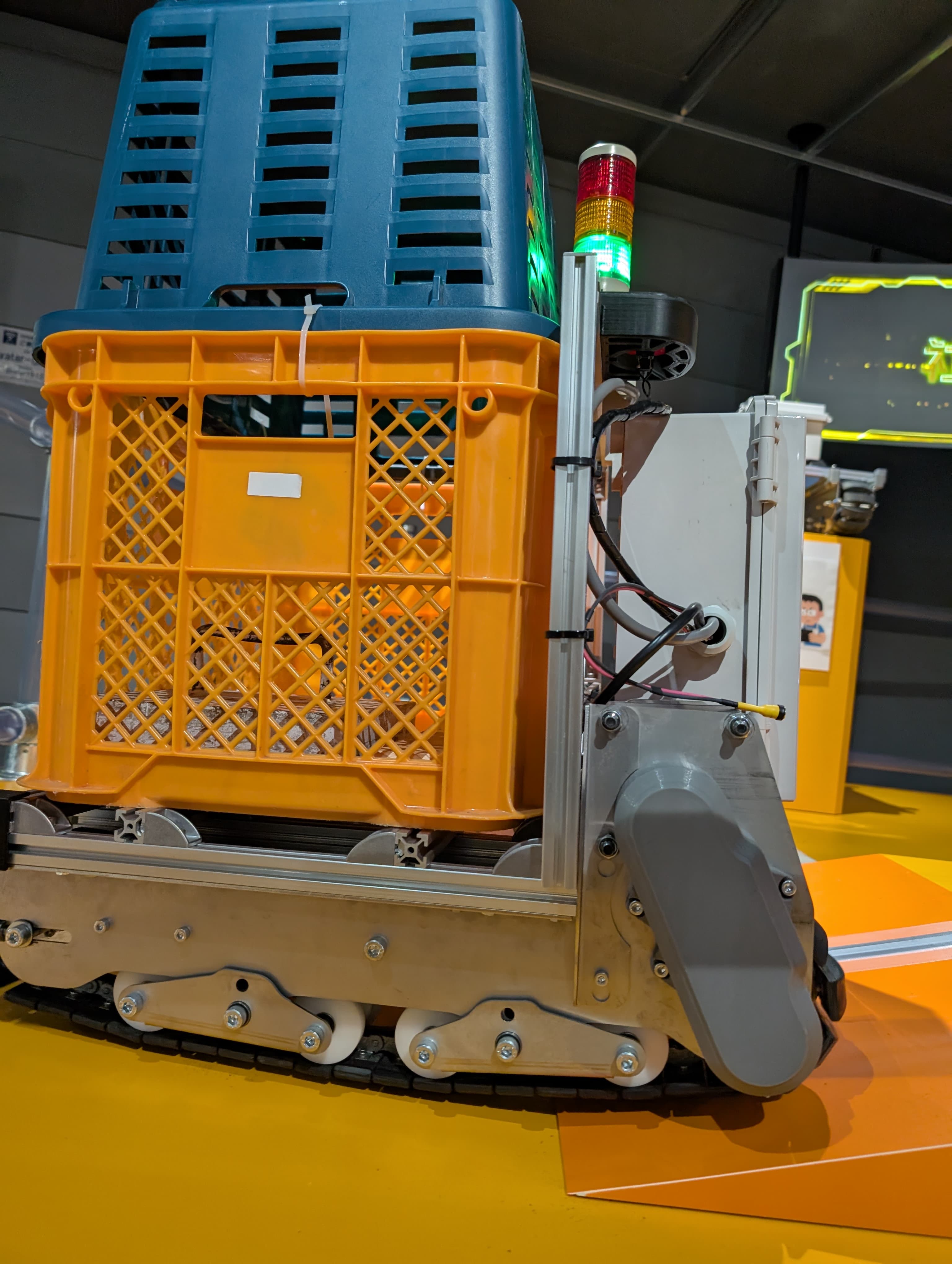 Robots at Tepia (57904)