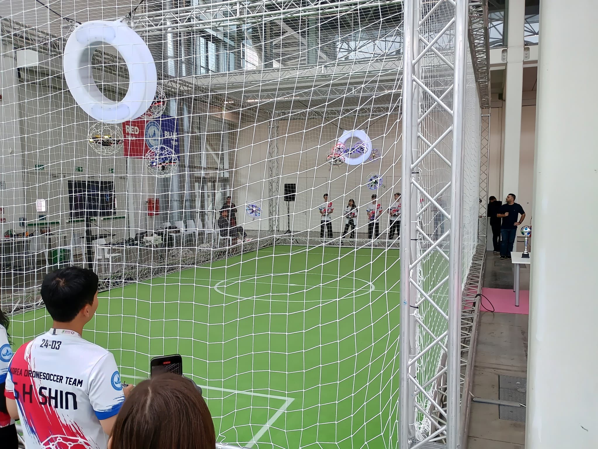 Drone soccer in azione sul campo