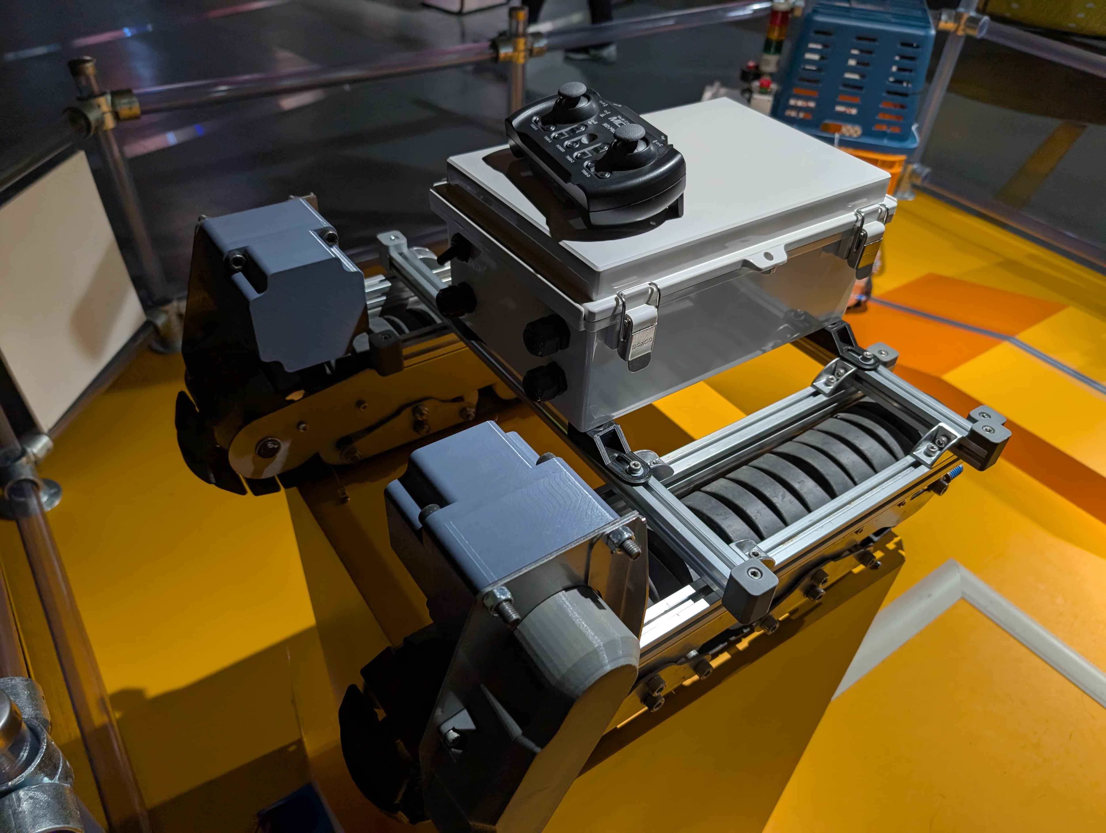 Robots at Tepia (21260)