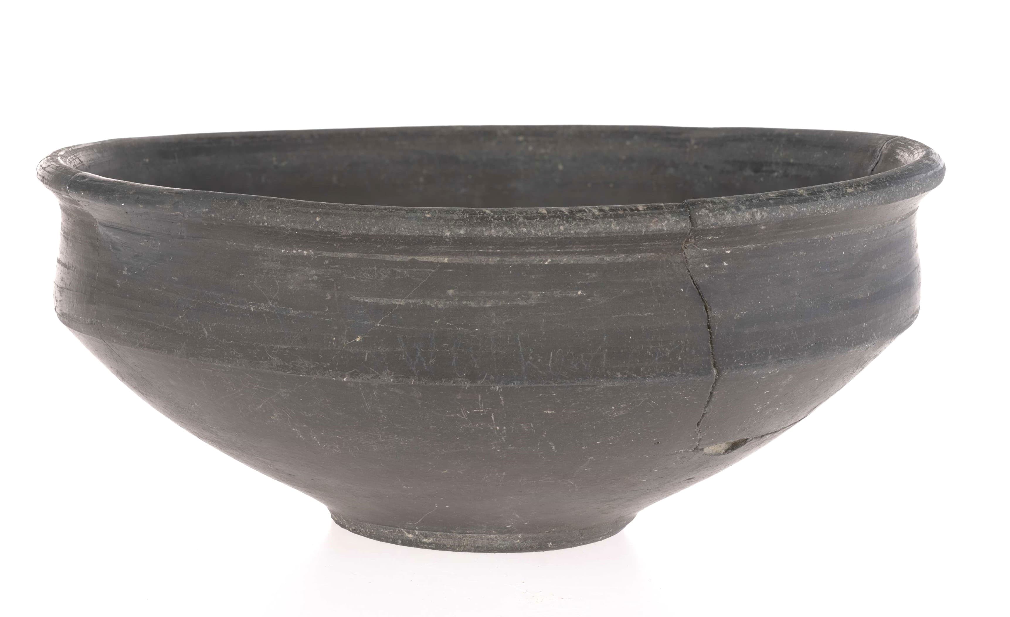 02024 Bowl associated with Gothic tribes