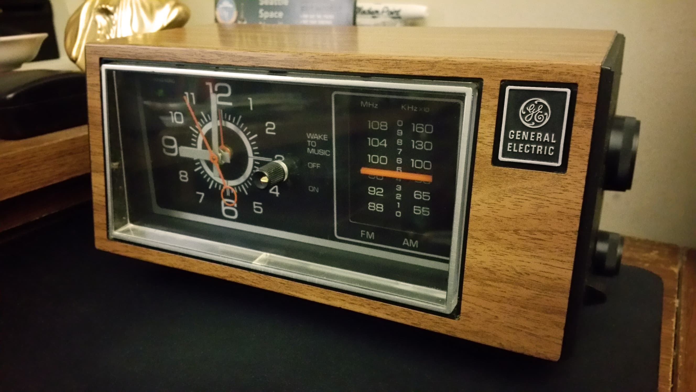 GE 7-4550 Clock Radio