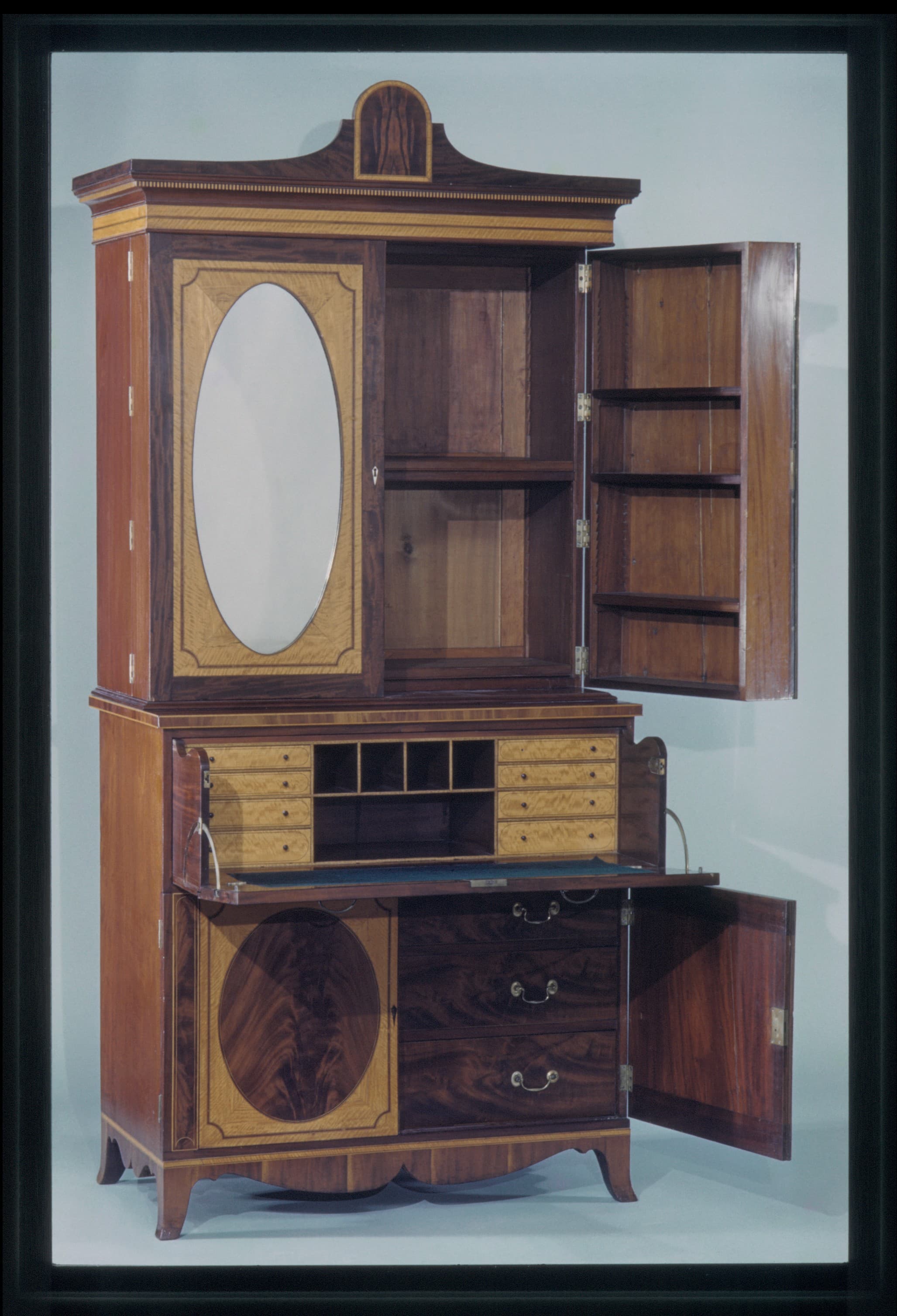 Desk and Bookcase MET ADA285