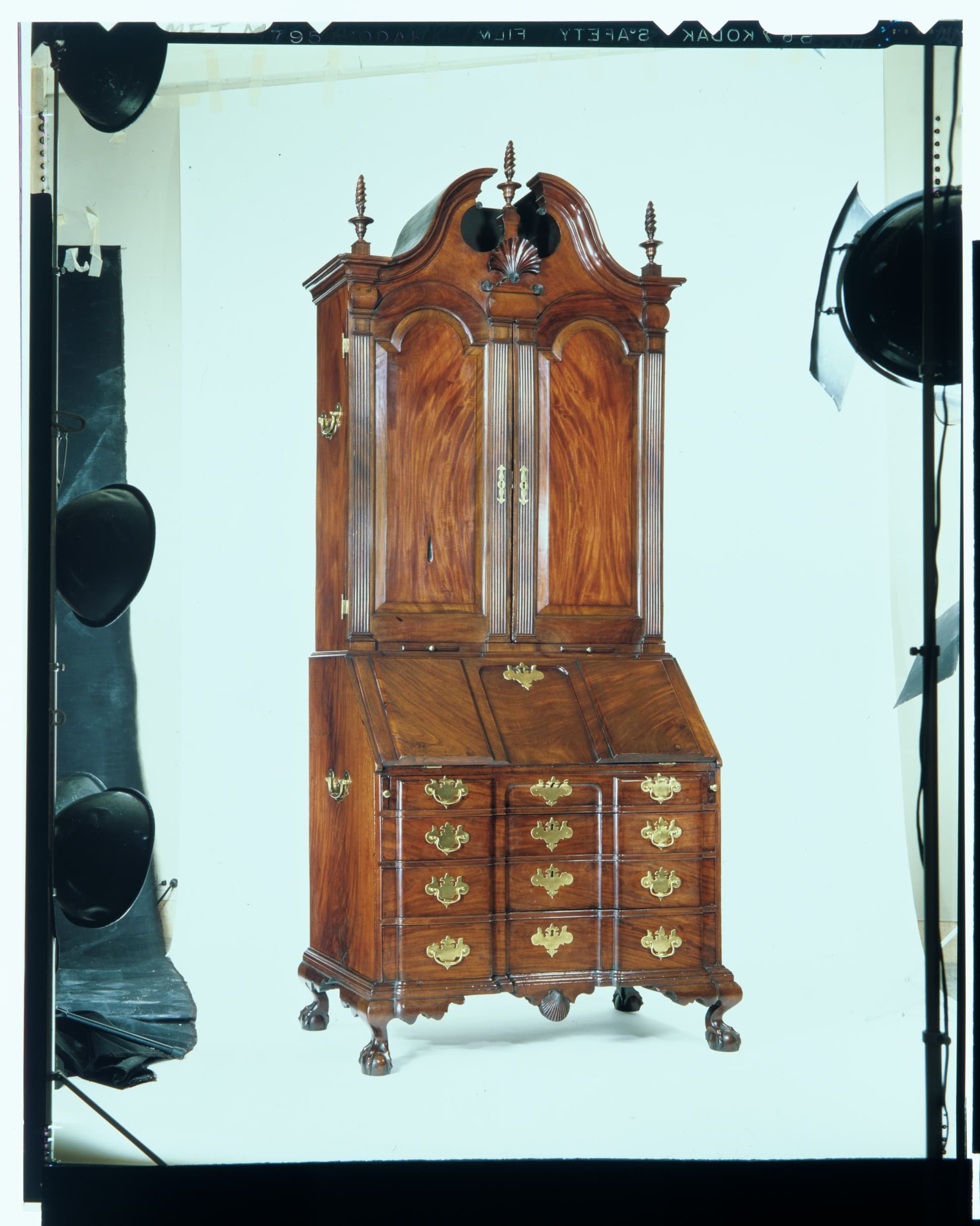 Desk and bookcase MET ADA3877