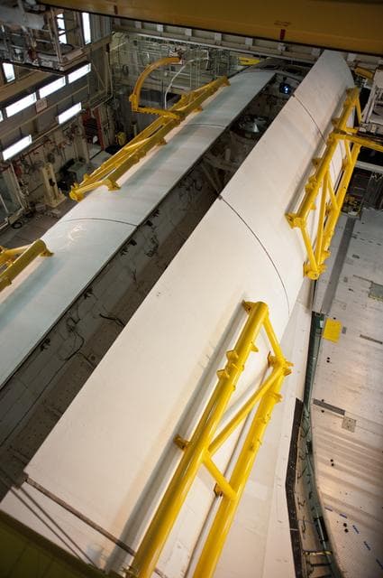Discovery, payload, door