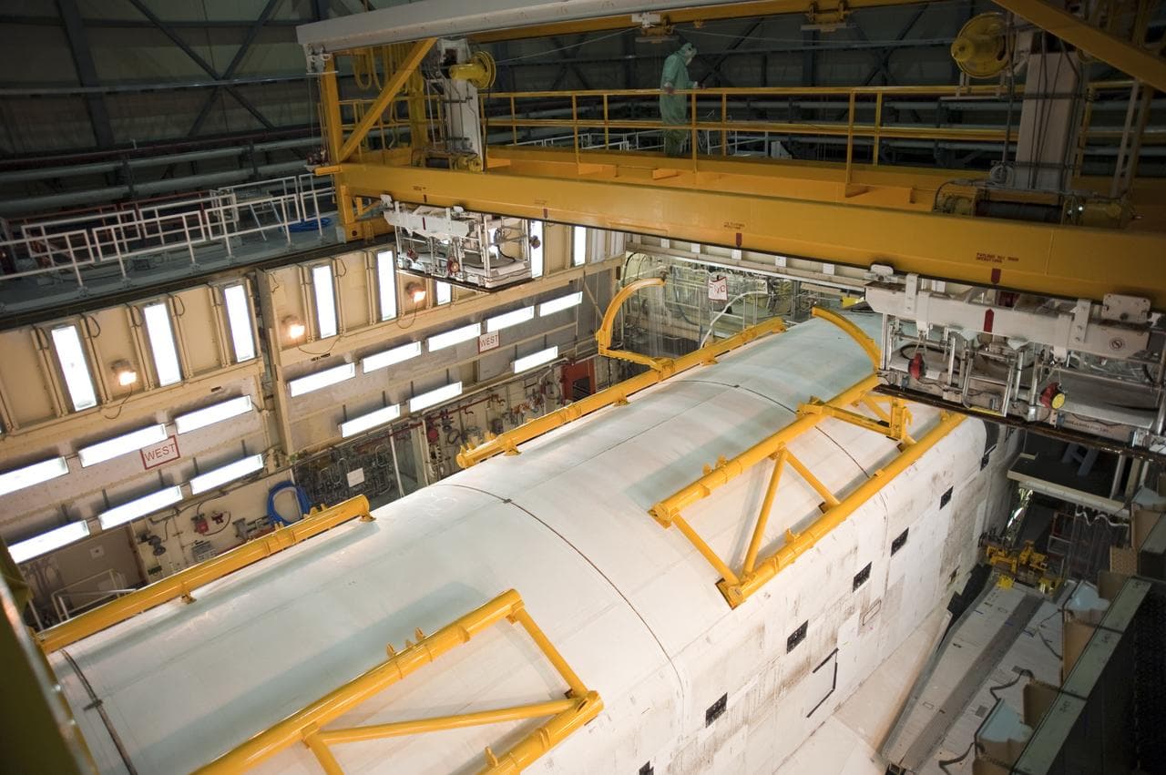 Discovery, payload, door
