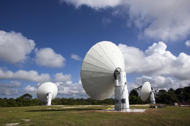 Boom, antenna, testbed