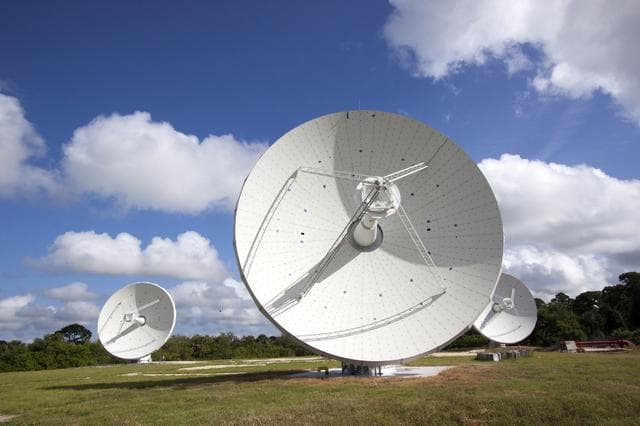 Boom, antenna, testbed