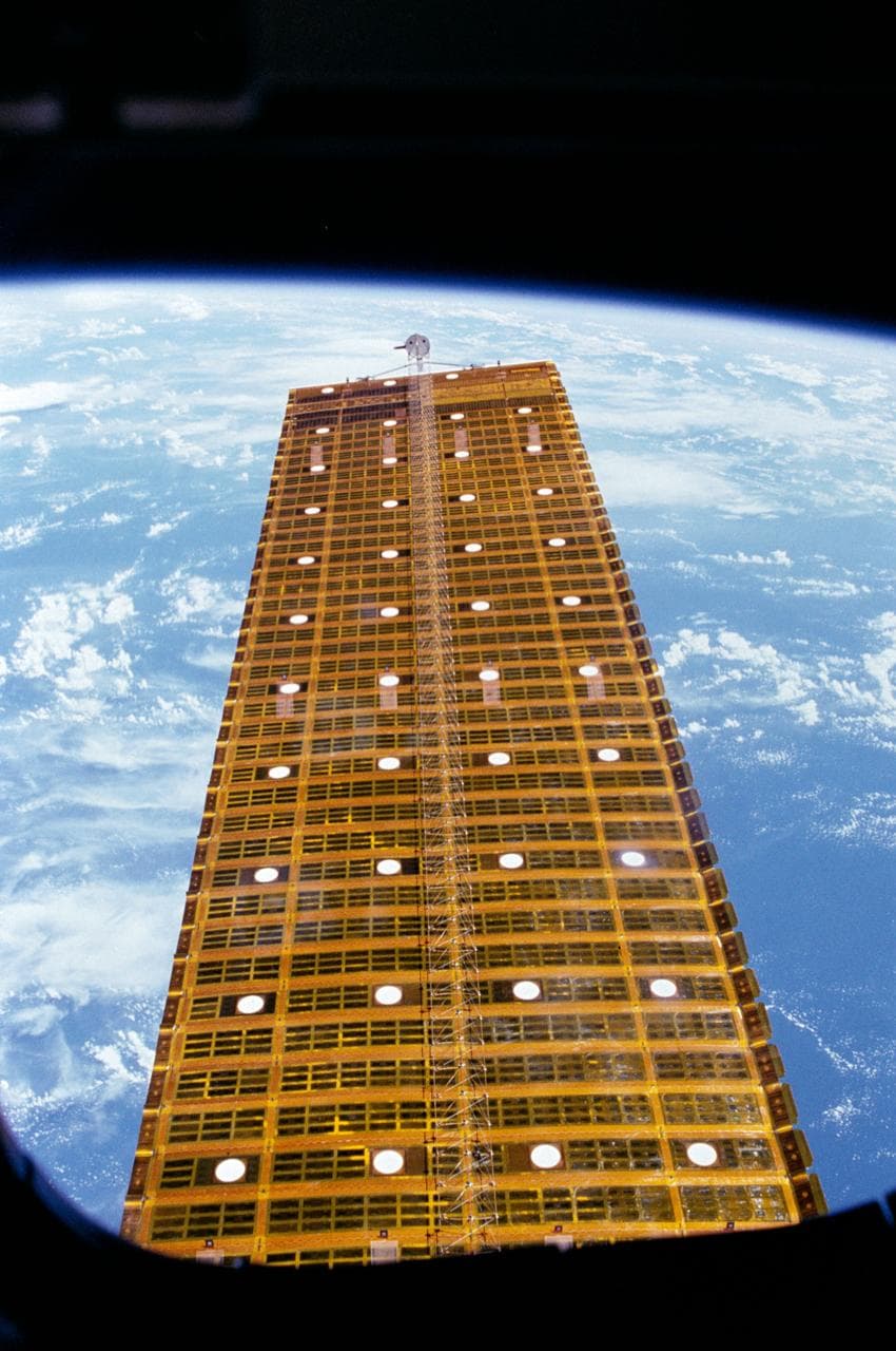 Scene of an extended solar array experiment (SAE) panel during OAST-1