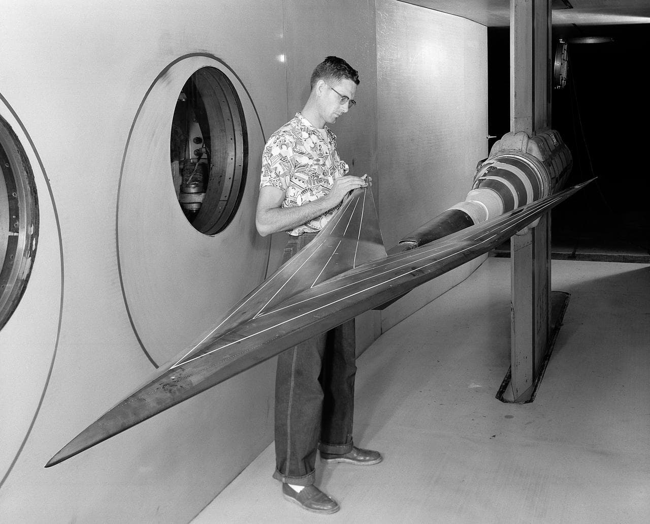 Arrow Wing Model in the 6x6 Foot Wind Tunnel at NASA Ames.
