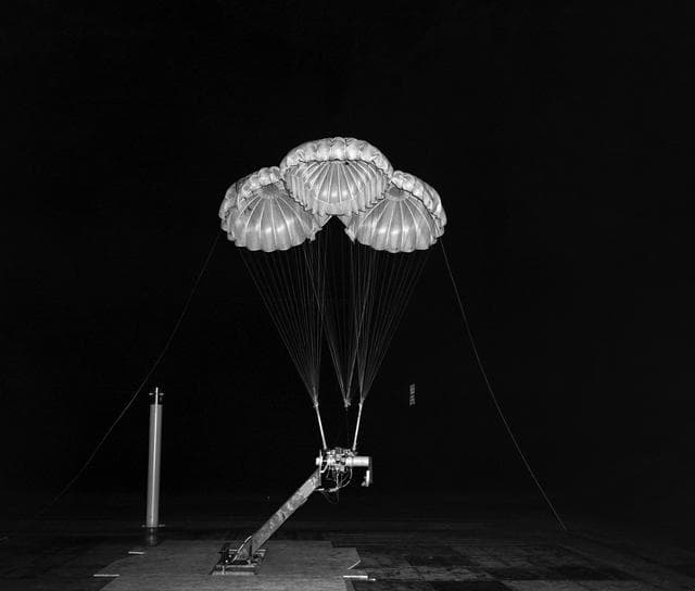 Apollo, parachute, ames