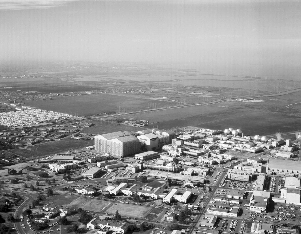 Aerial view of Ames 40x80 foot wind subsonic wind tunnel complex.